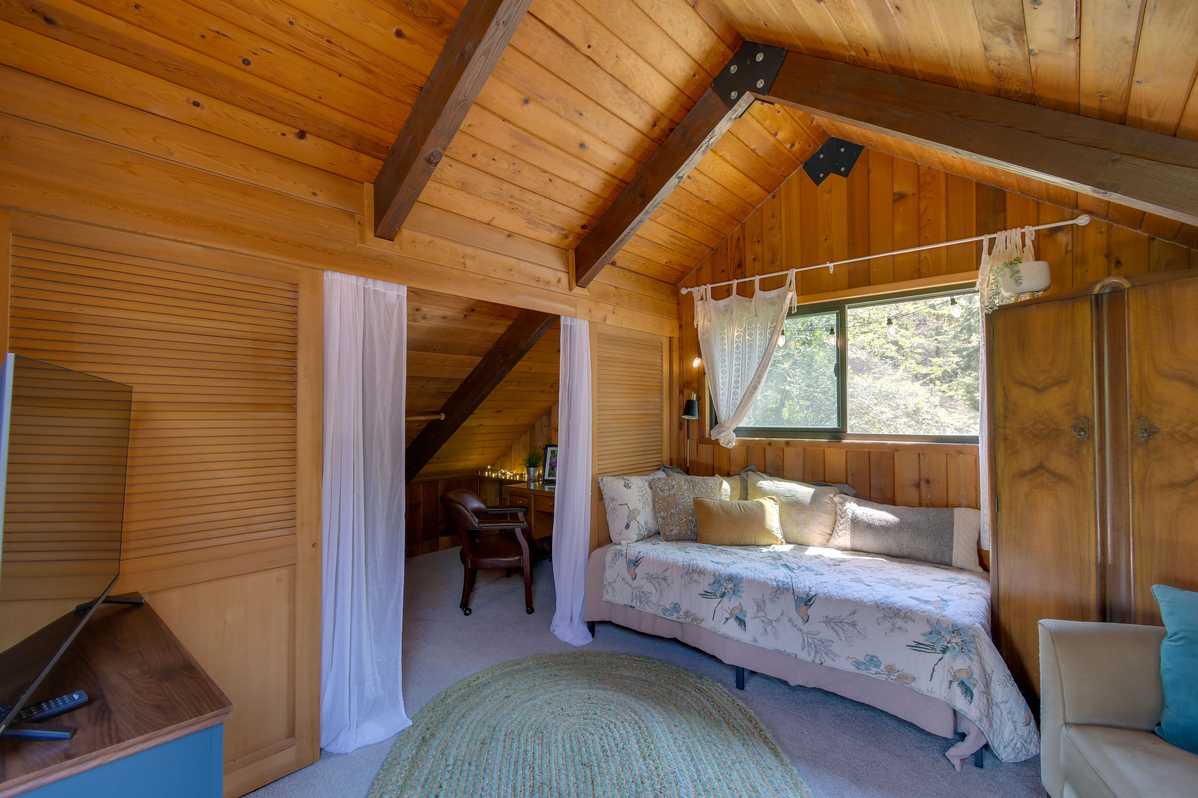 Bedroom 2 | Twin Bed | Loft