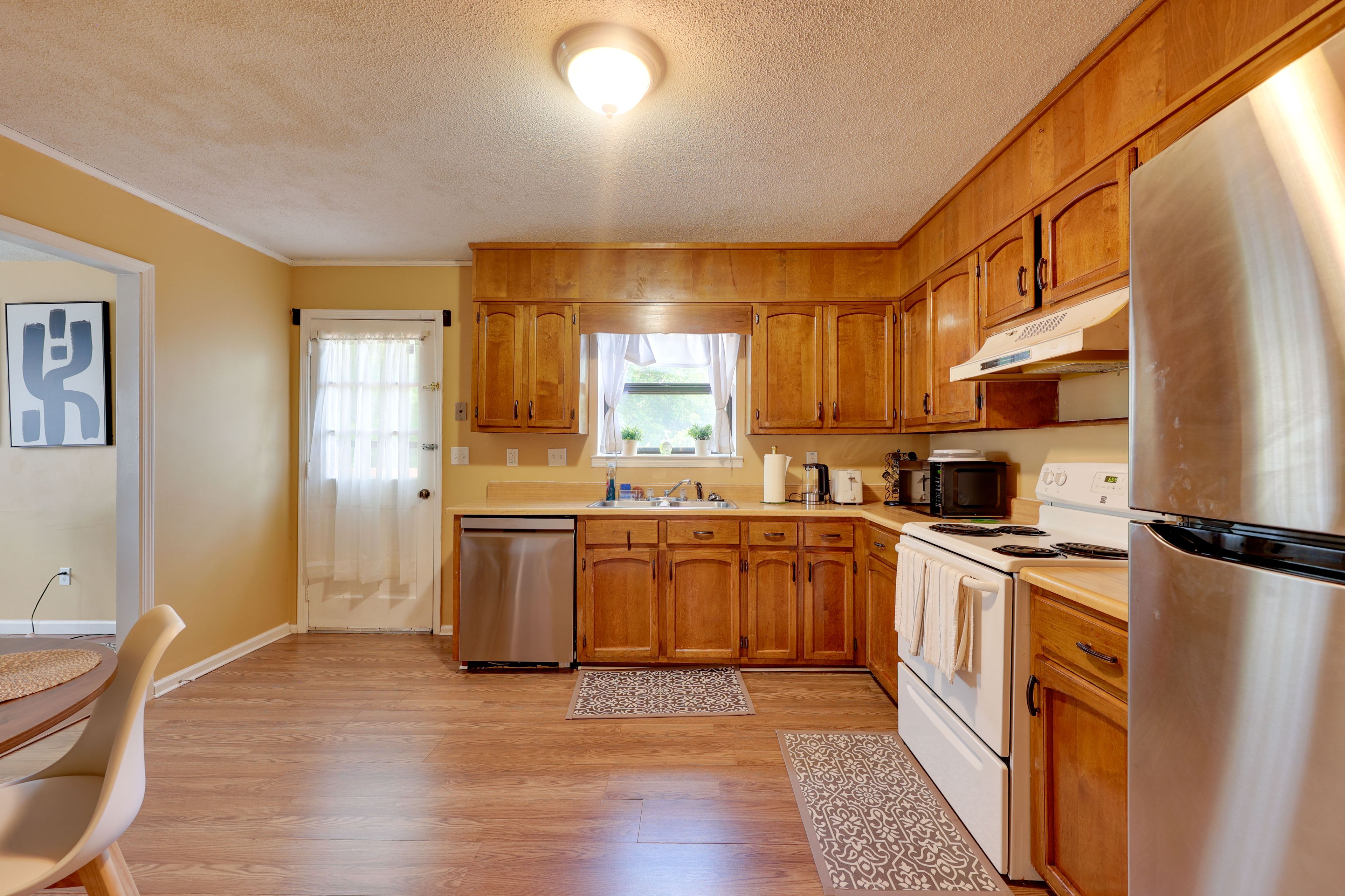 Kitchen | Main Floor