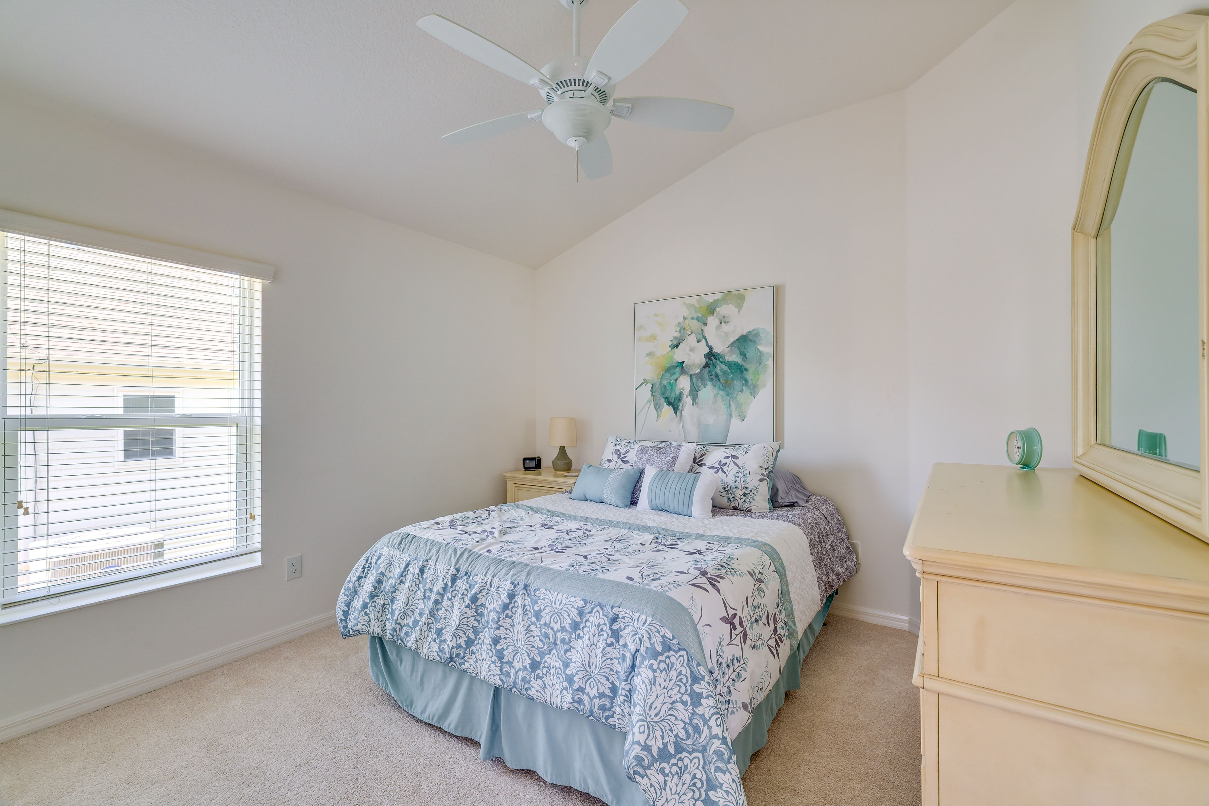 Bedroom 2 | Queen Bed