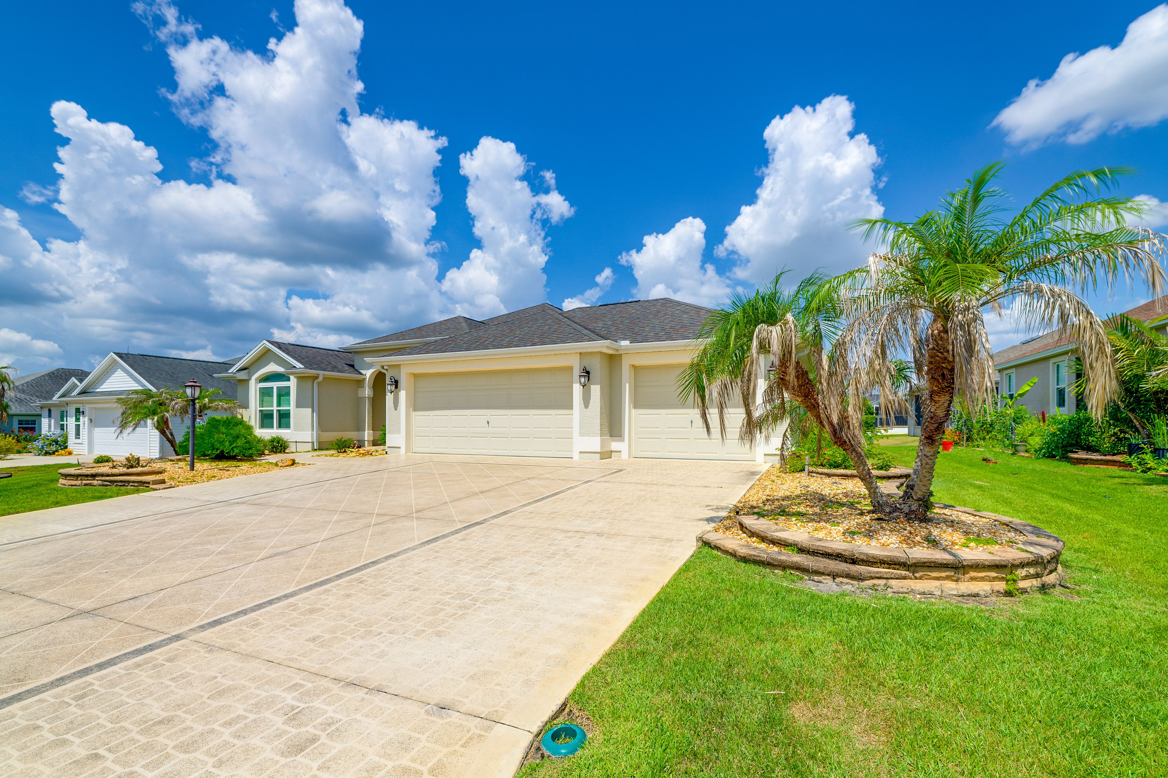 Driveway Parking | 2 Vehicles
