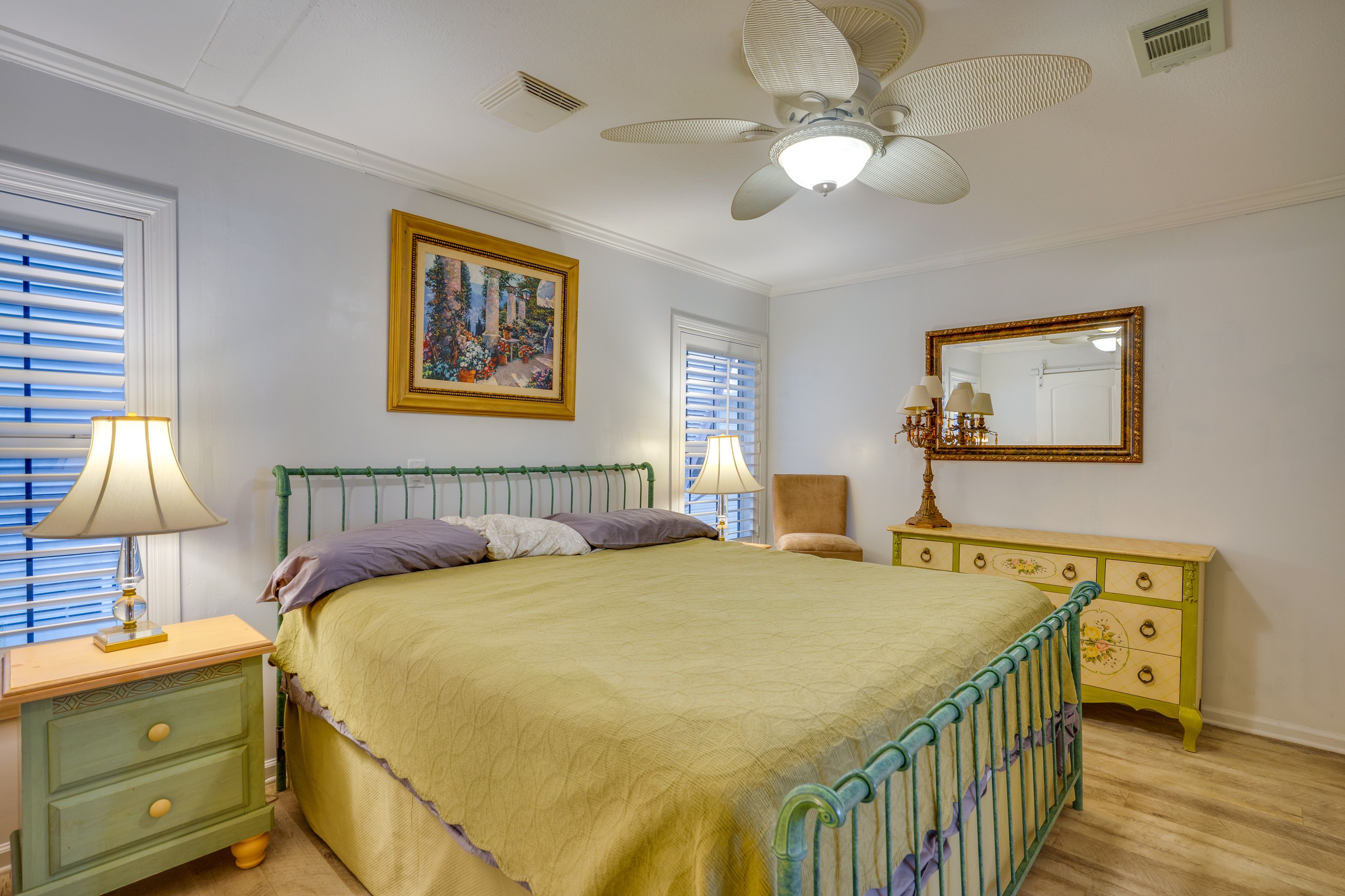 Bedroom 1 | King Bed
