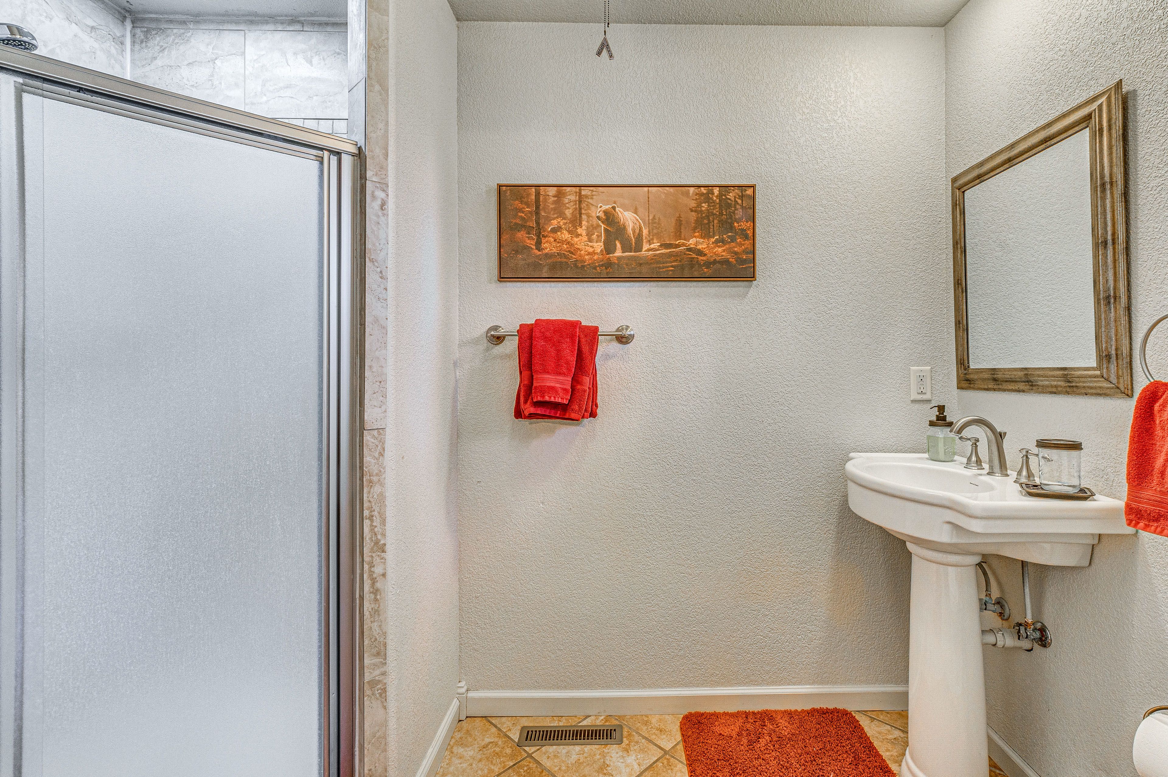 Cabin 1 | Full Bathroom
