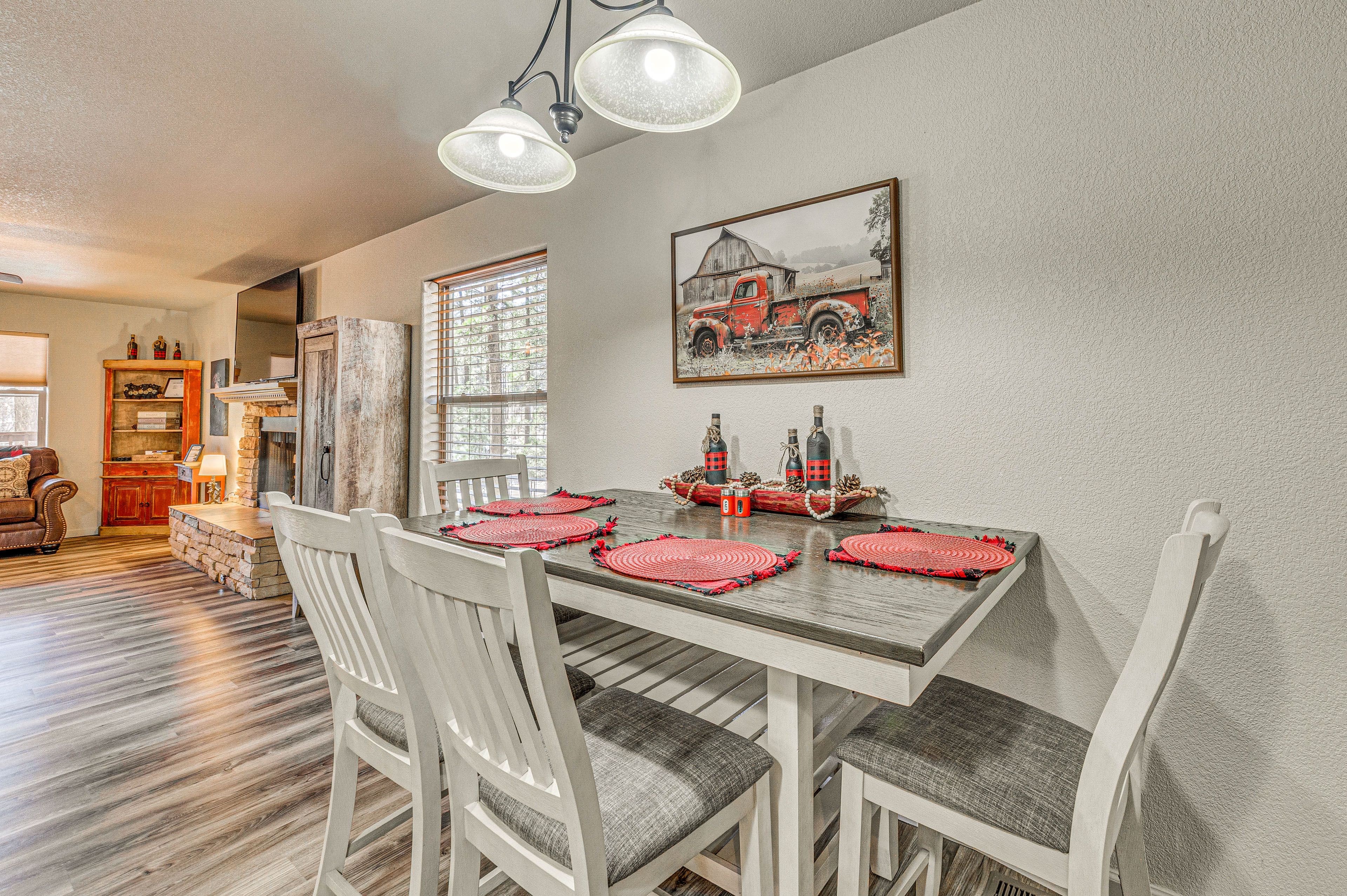 Cabin 1 | Dining Area