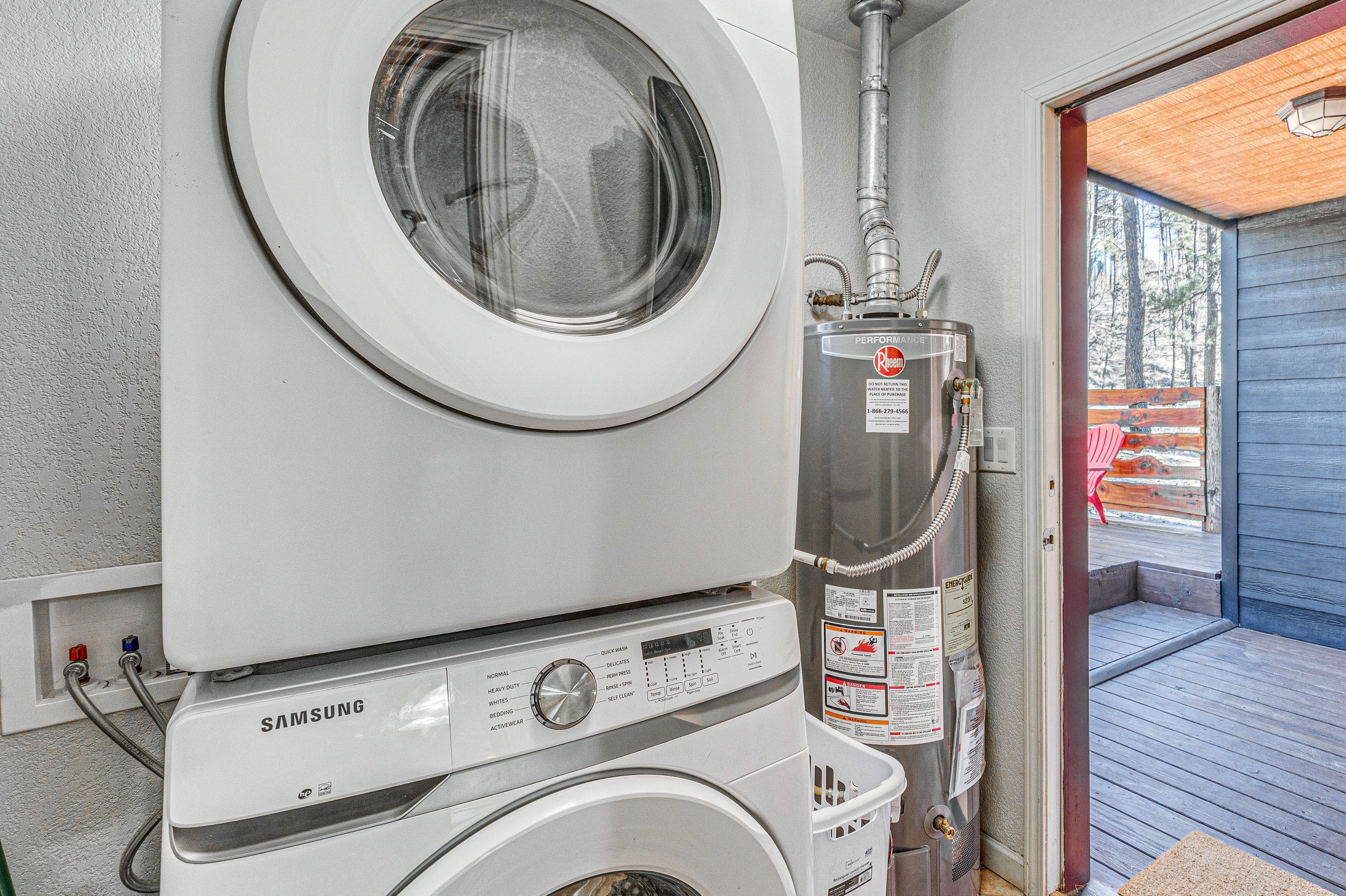 Cabin 1 | Laundry Area