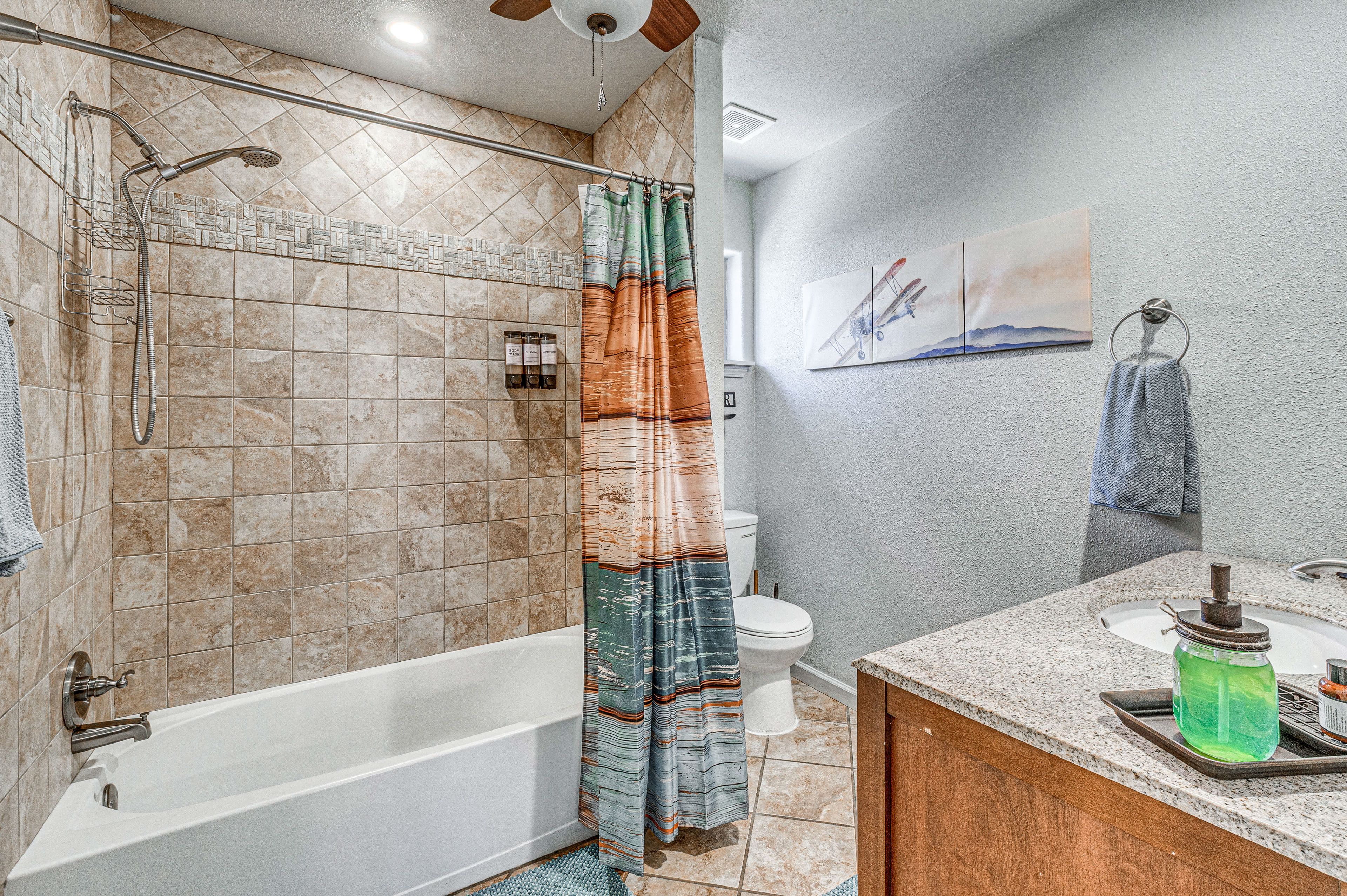 Cabin 2 | Full Bathroom