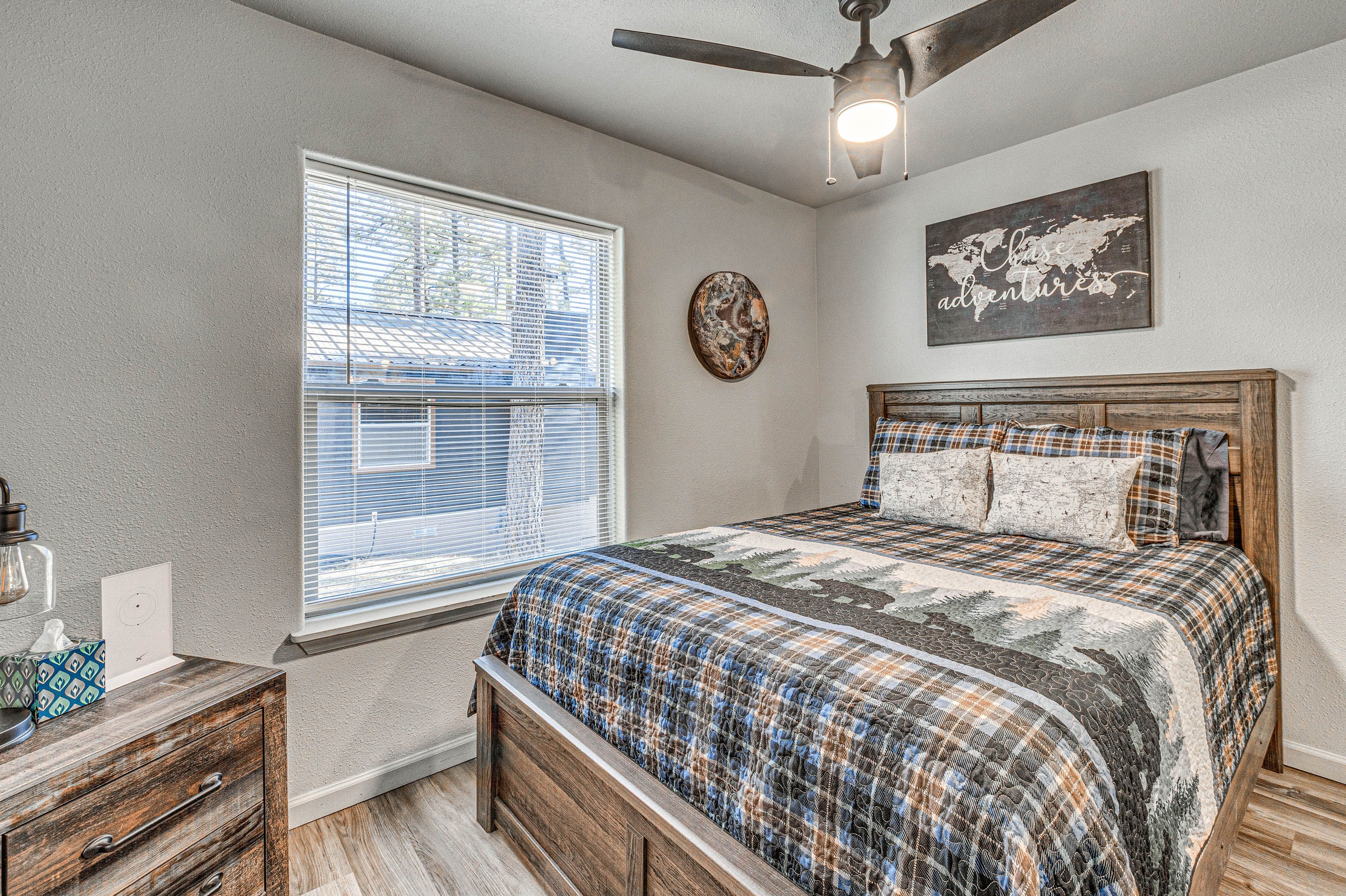 Cabin 2 | Bedroom 1 | Queen Bed