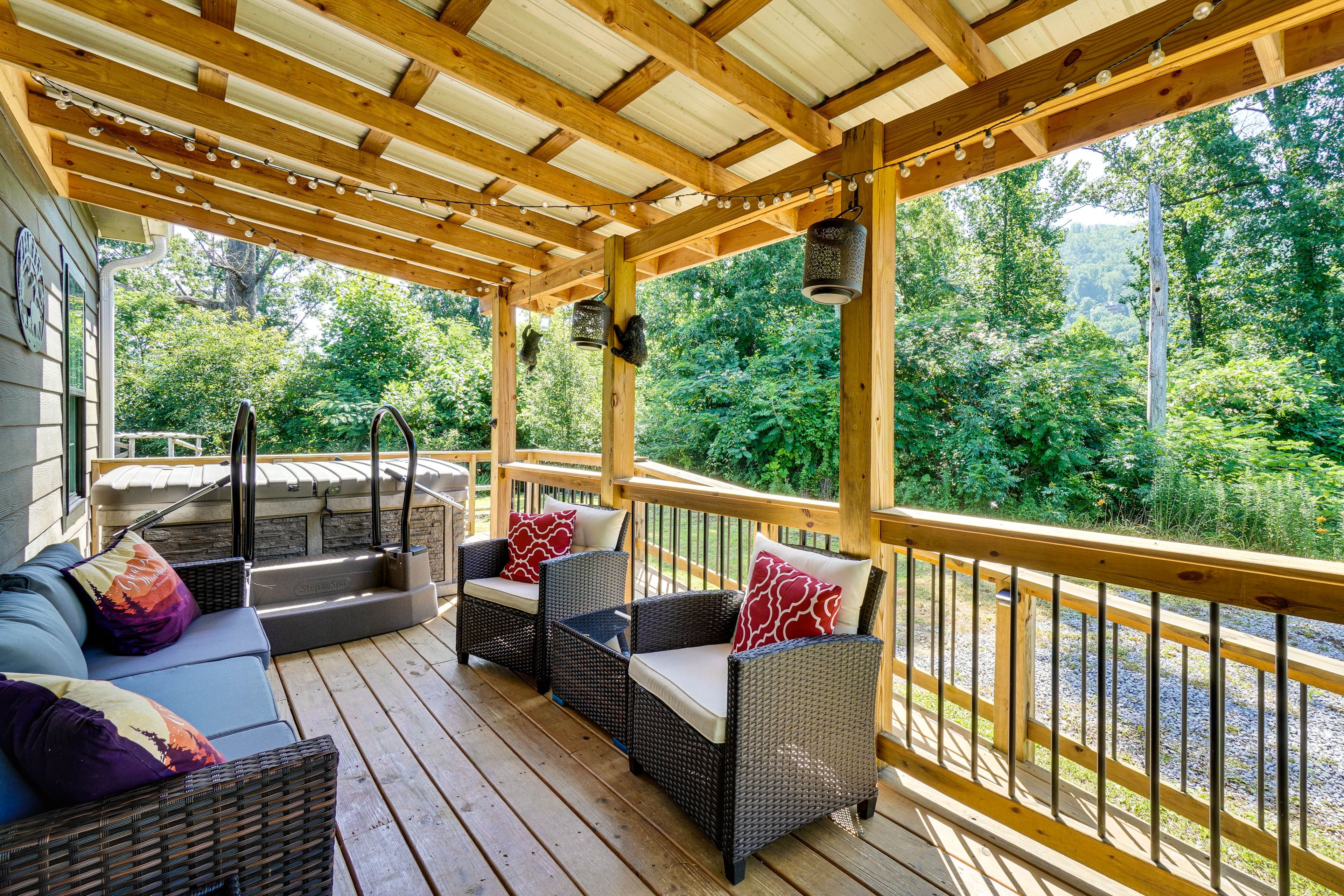 Gatlinburg Vacation Rental | 3BR | 1BA | 980 Sq Ft