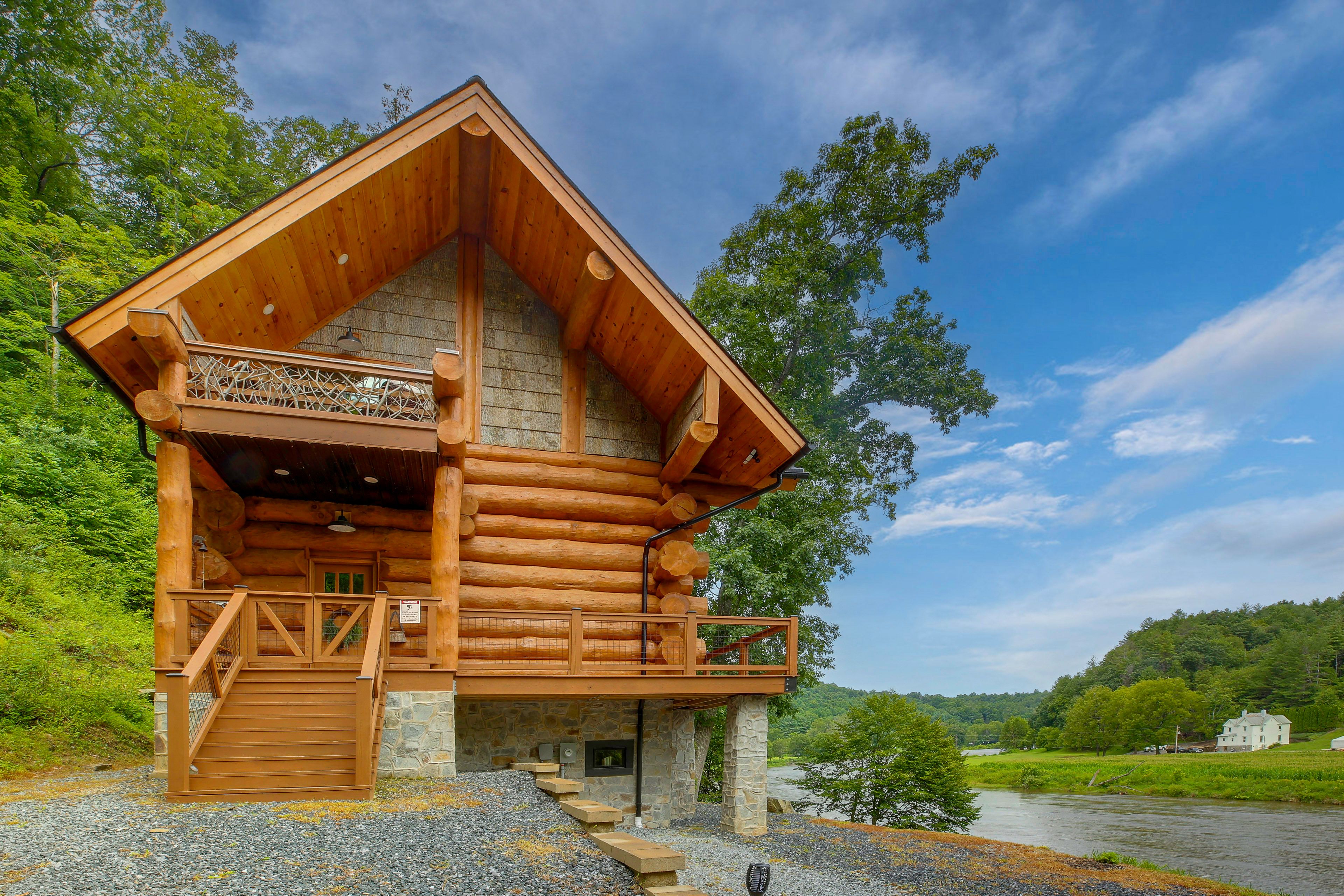 Sparta Vacation Rental | 3BR | 3BA | 1,811 Sq Ft | 11 Steps to Enter