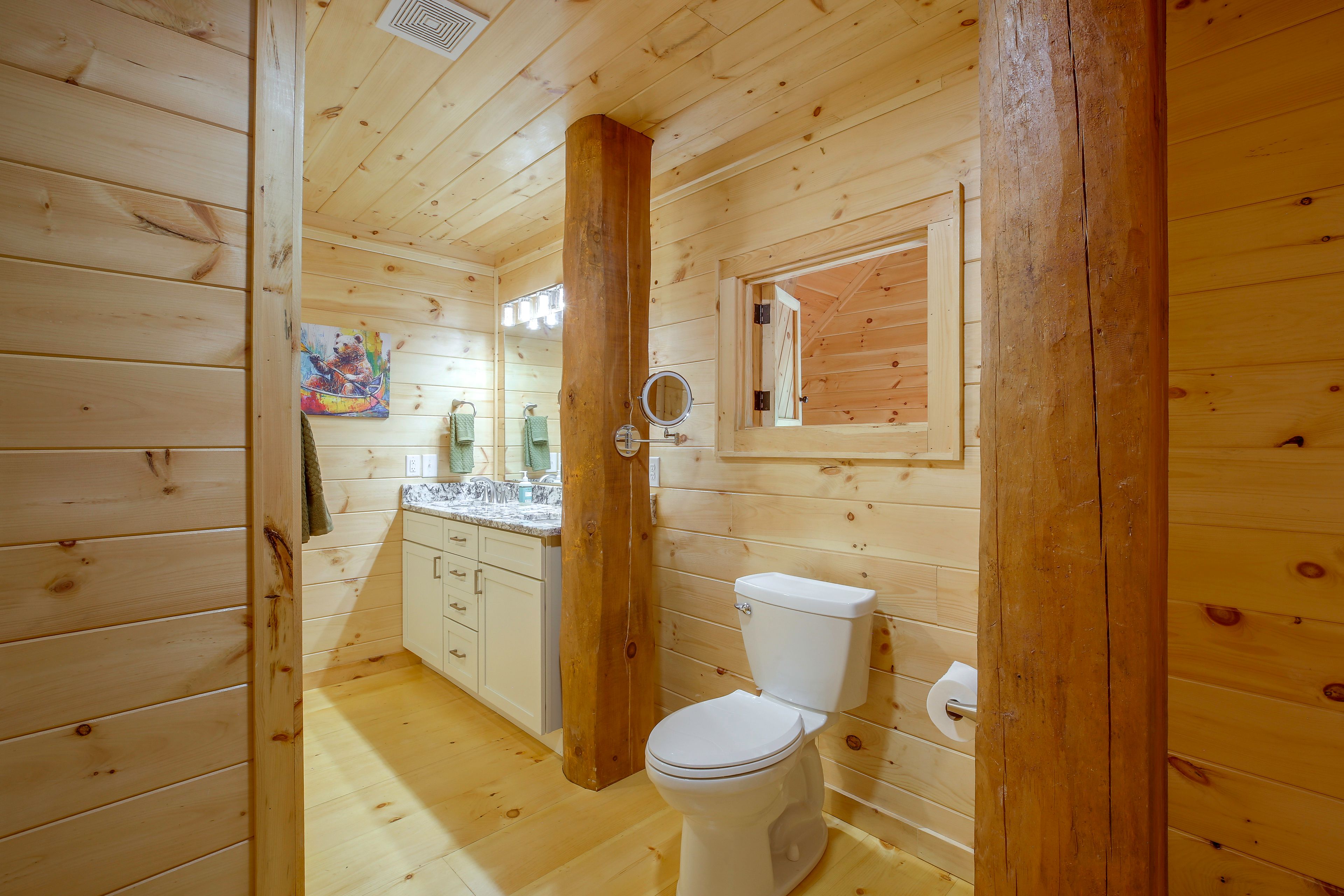 Full Bathroom | 2nd Floor