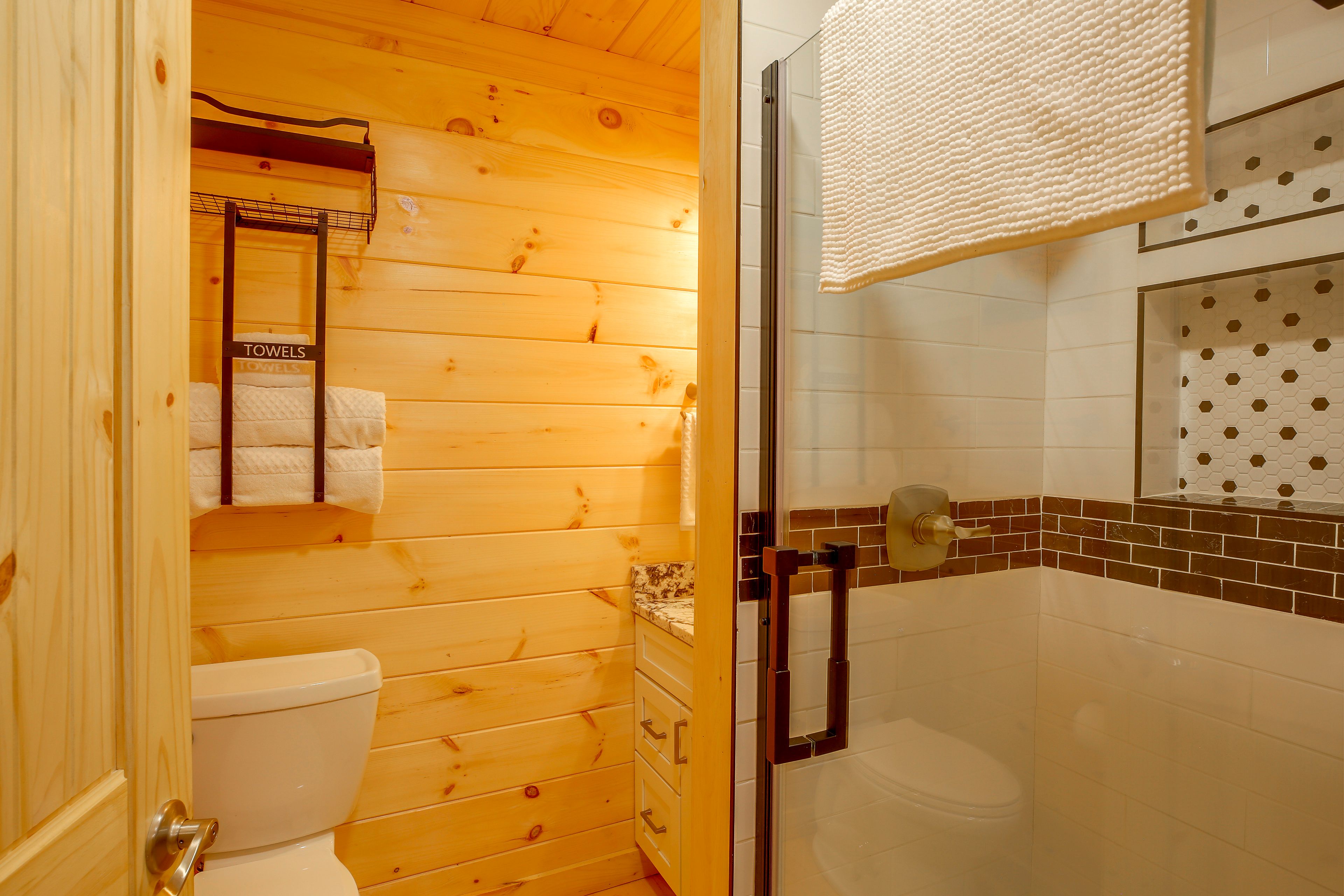 Full Bathroom | 1st Floor