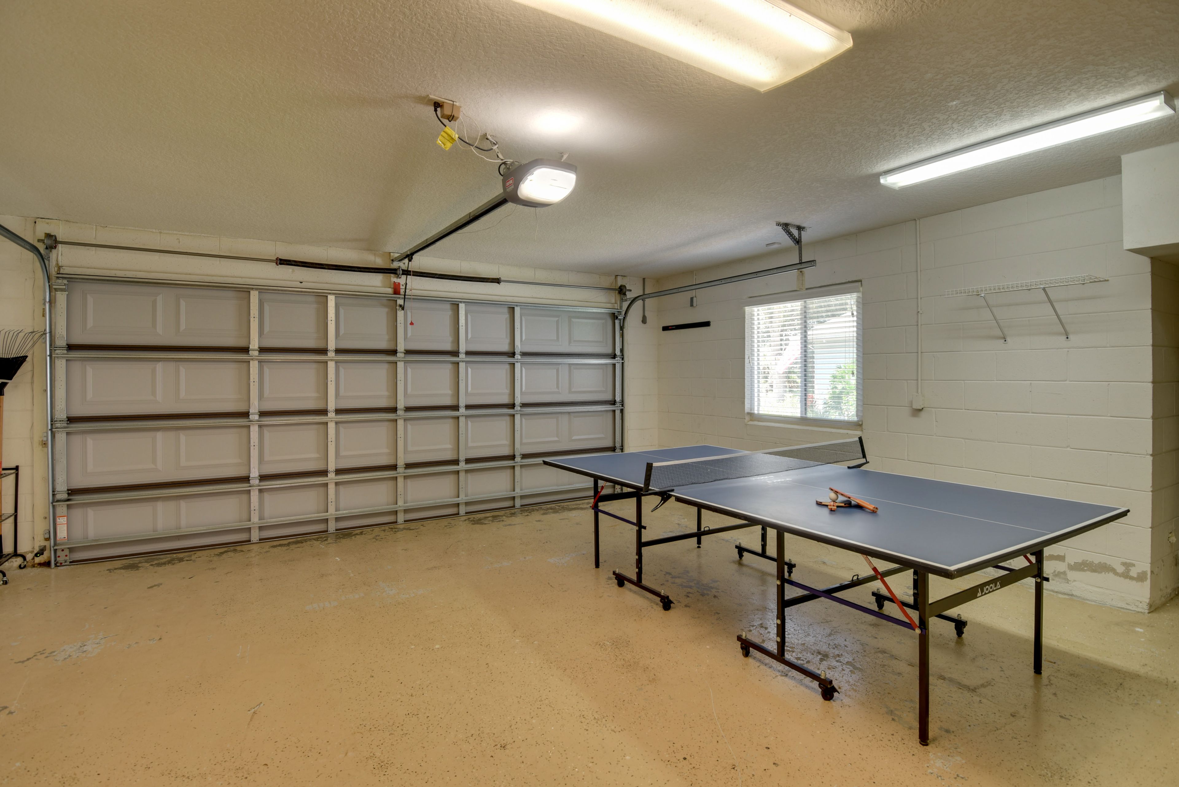 Parking | Garage (1 Vehicle) | Driveway (4 Vehicles)