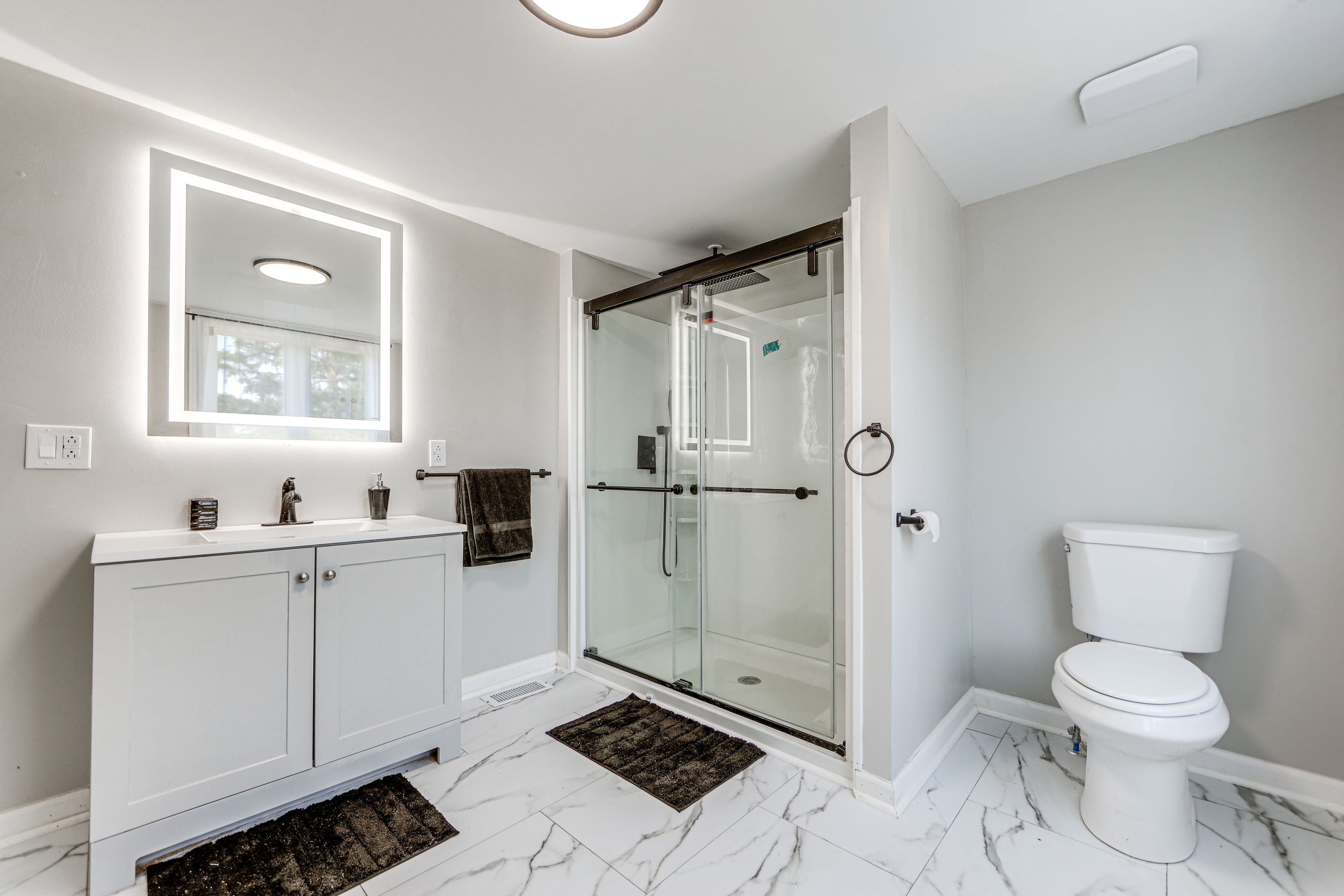 Bathroom | 2nd Floor