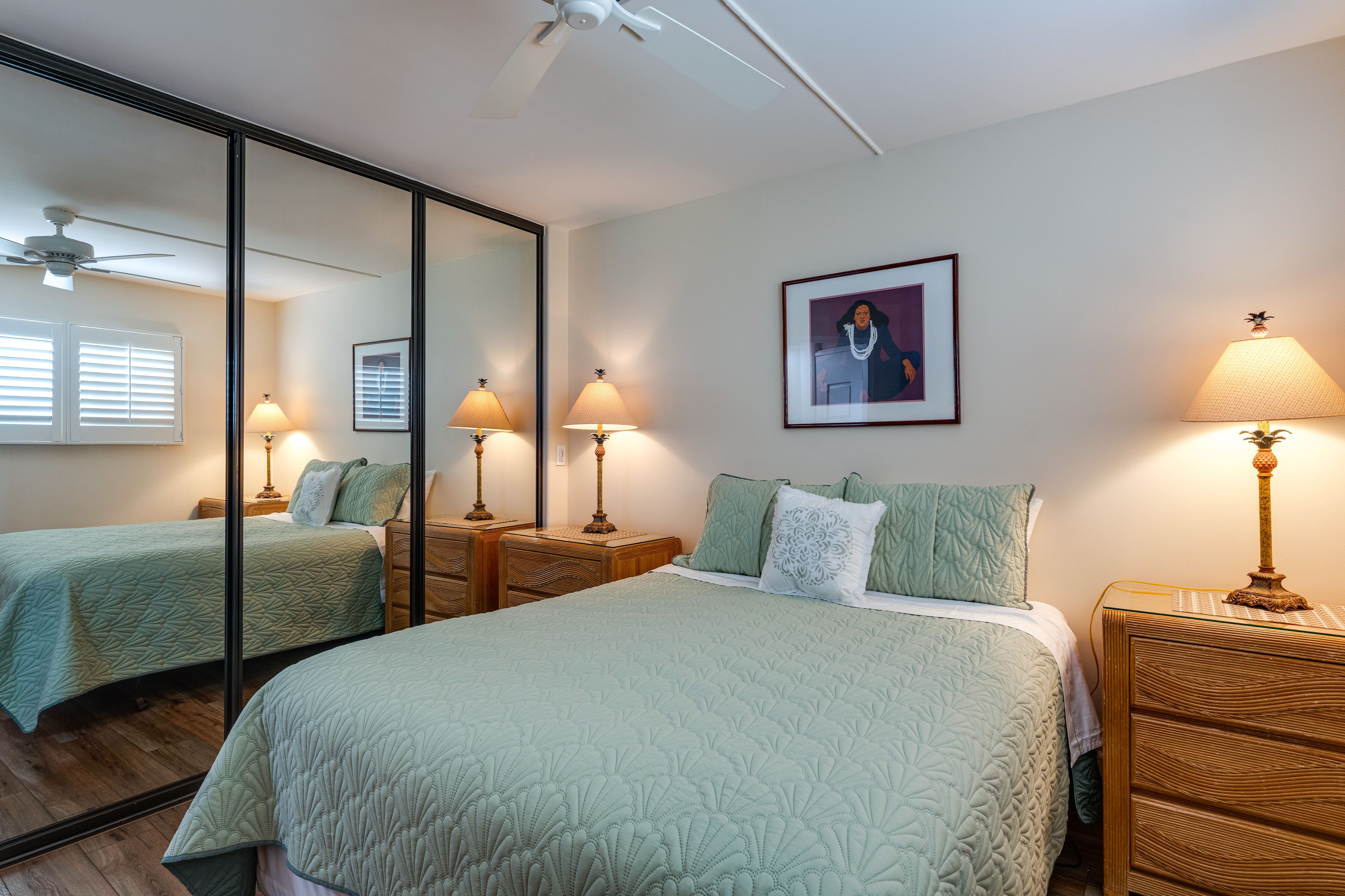 Bedroom | Queen Bed