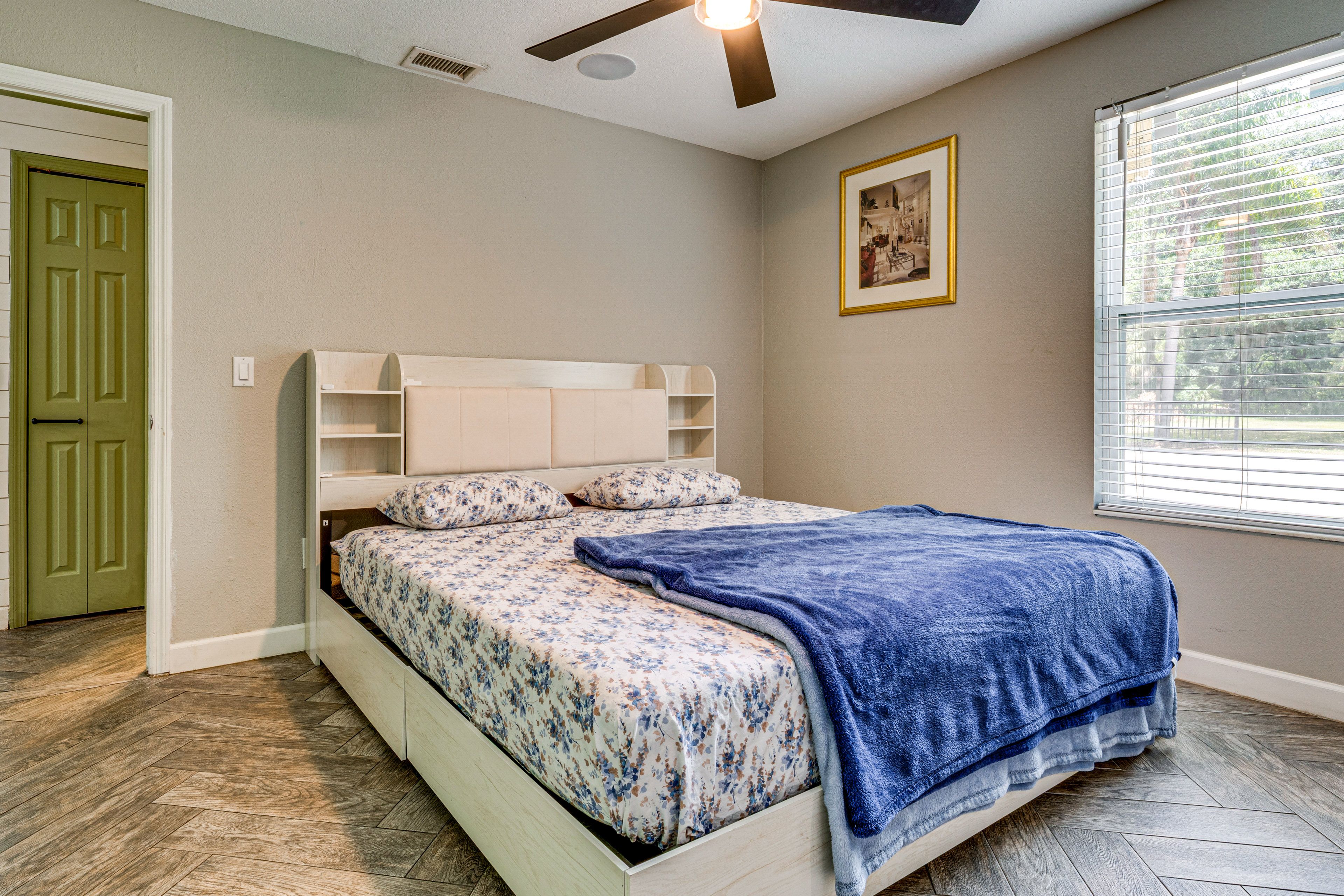 Bedroom 1 | King Bed