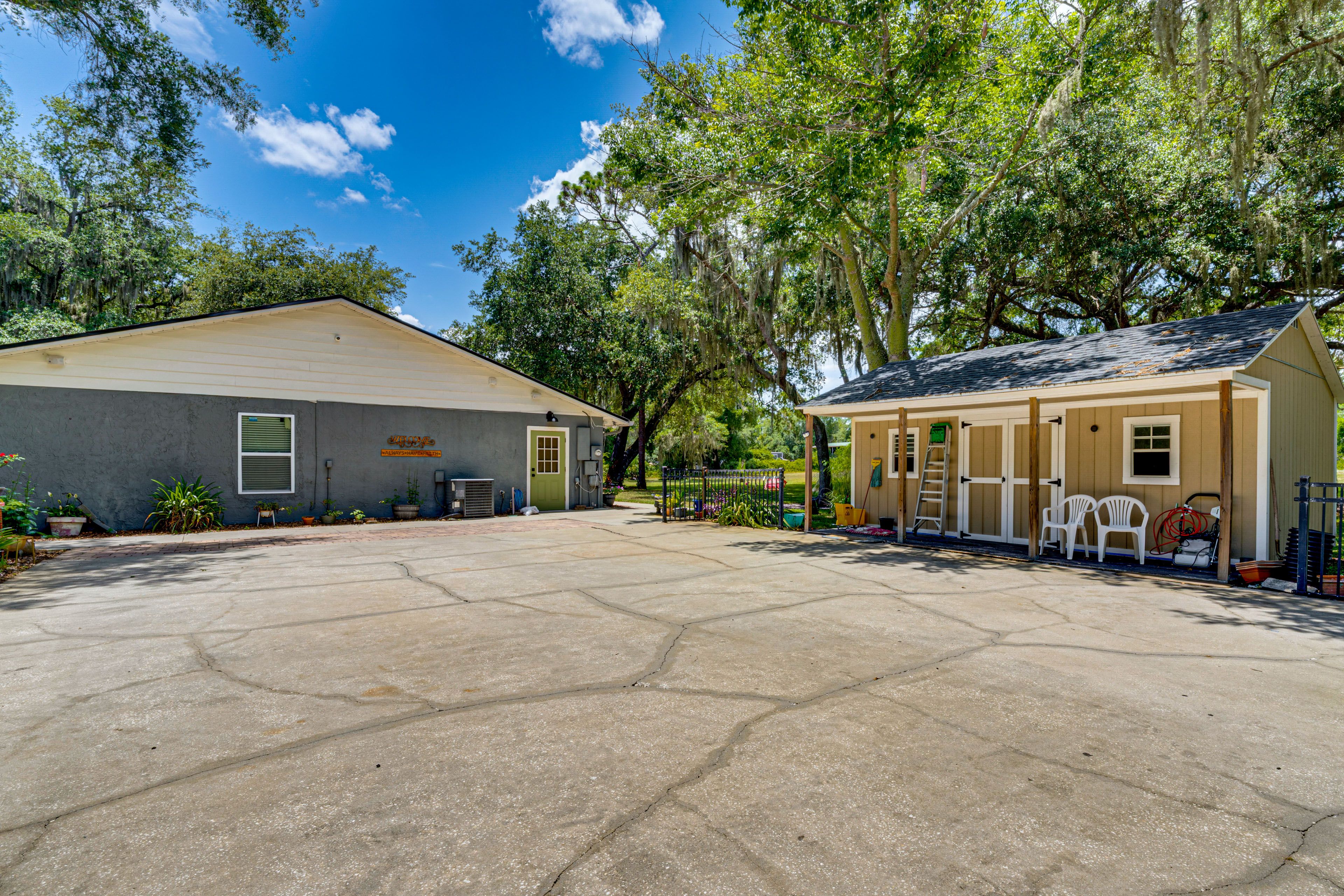 Ample Parking | RV/Trailer Parking On-Site