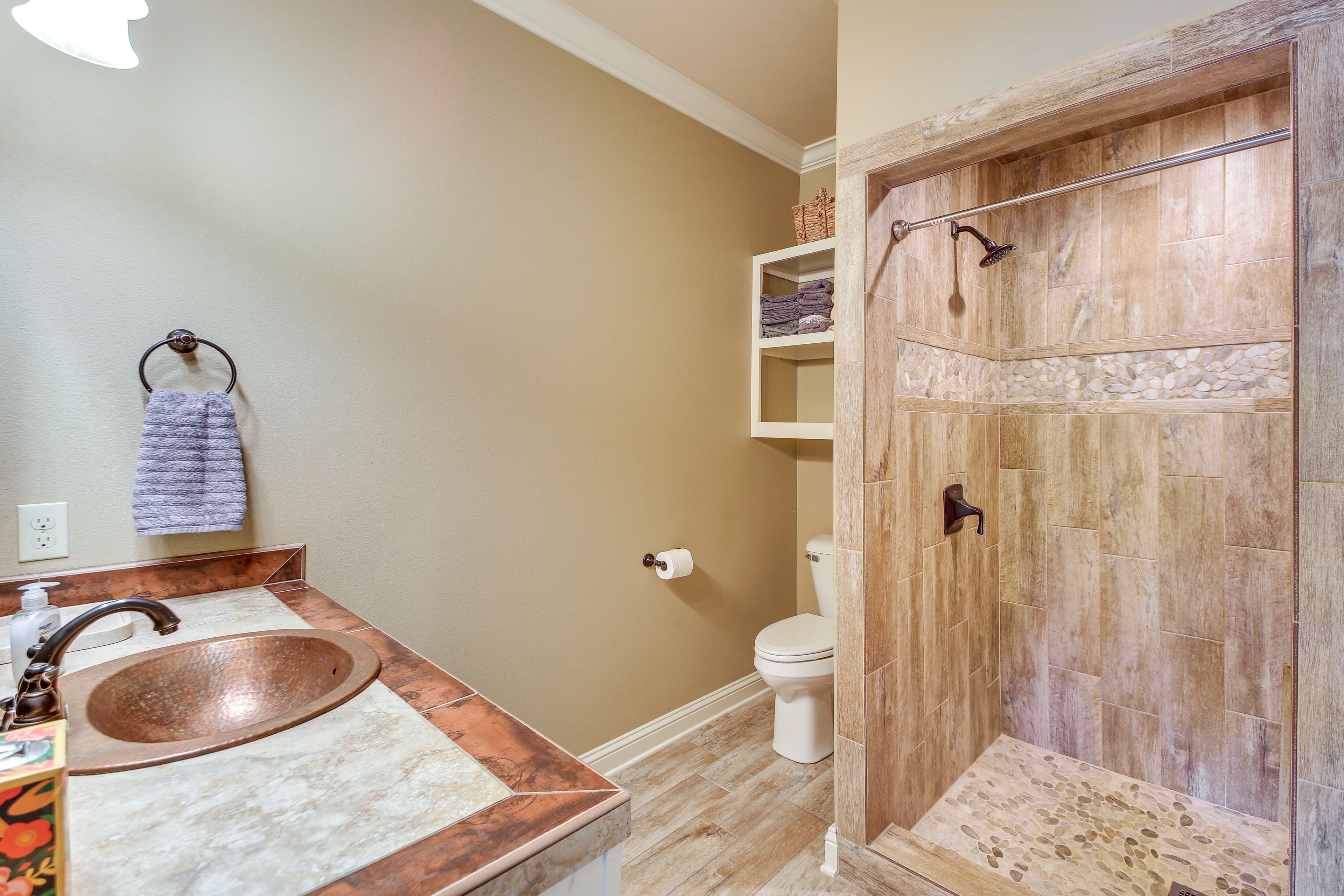 Full Bathroom