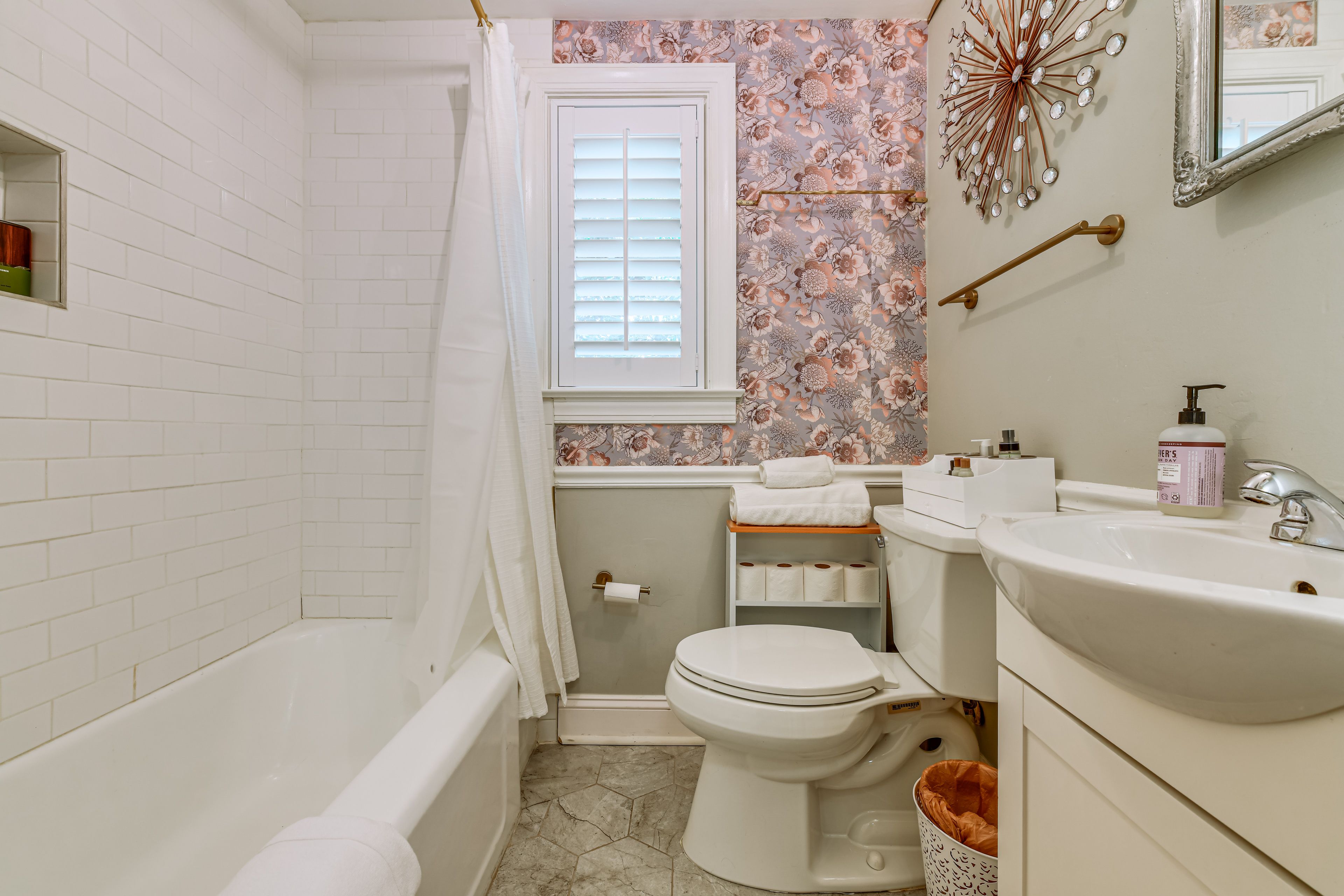 Full Bathroom | Upper Level