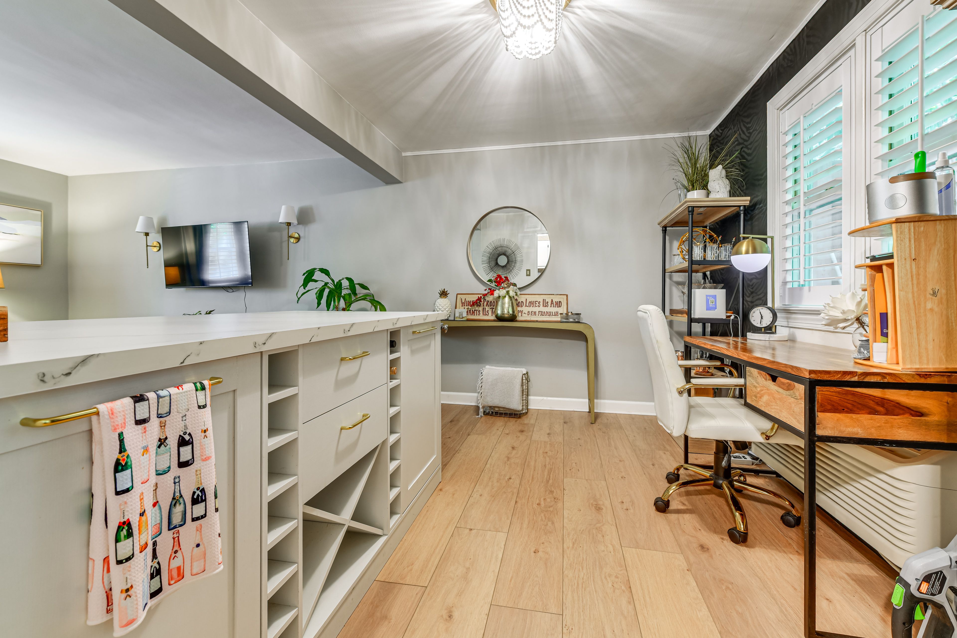 Dedicated Workspace | Main Level