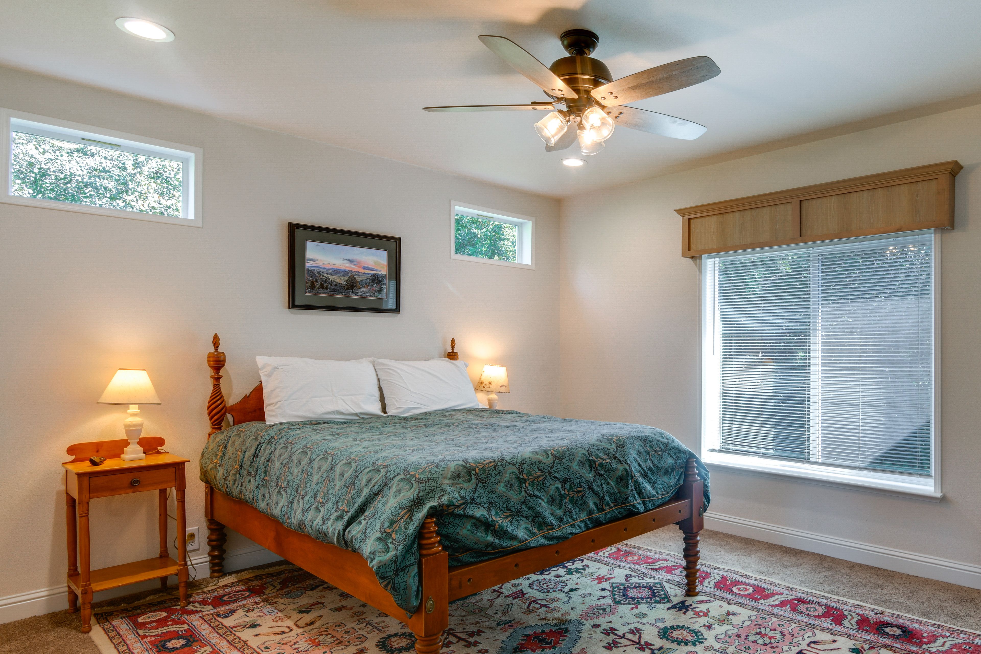 Bedroom 1 | Queen Bed