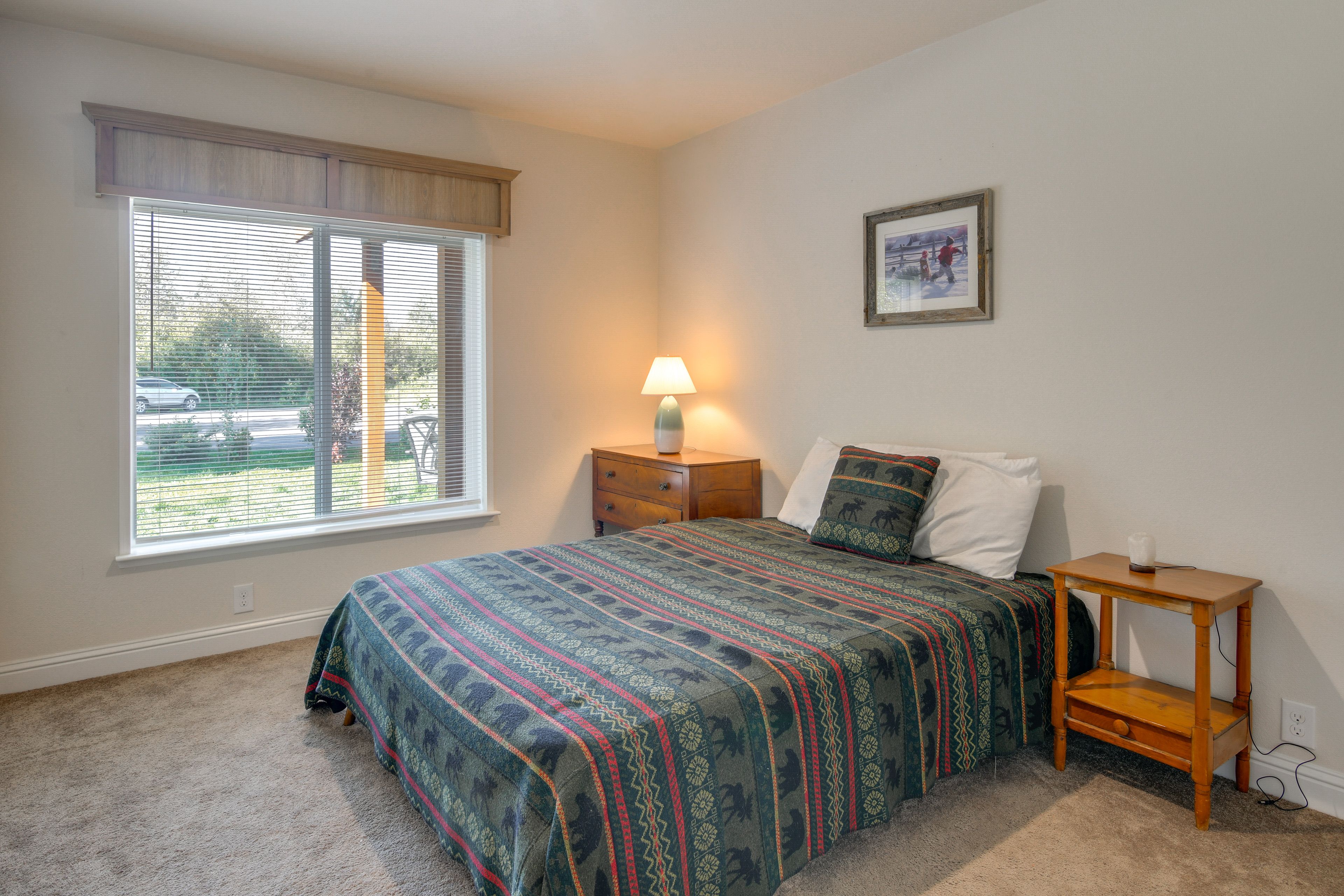 Bedroom 2 | Queen Bed