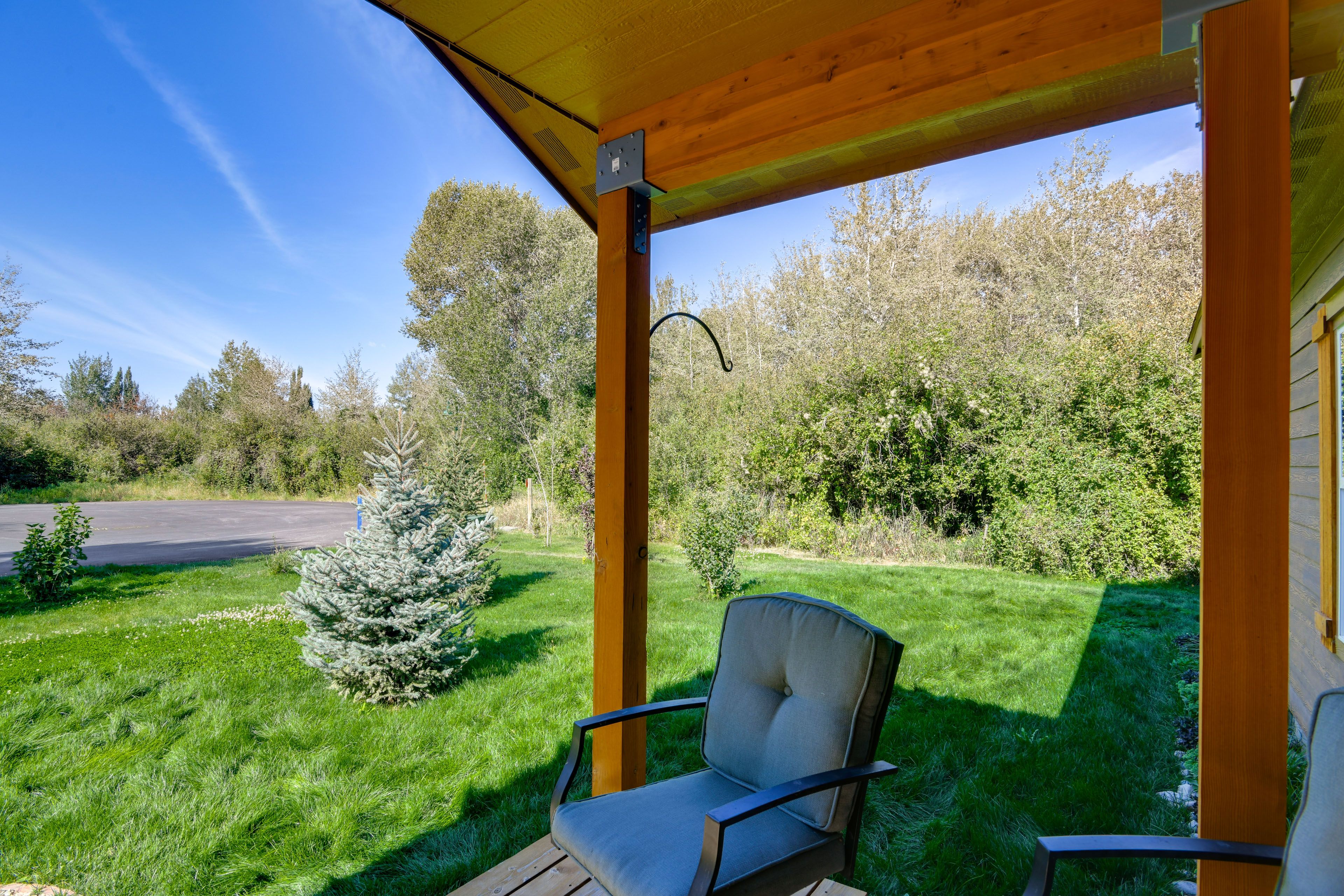 Front Porch w/ Seating | Serene Surroundings