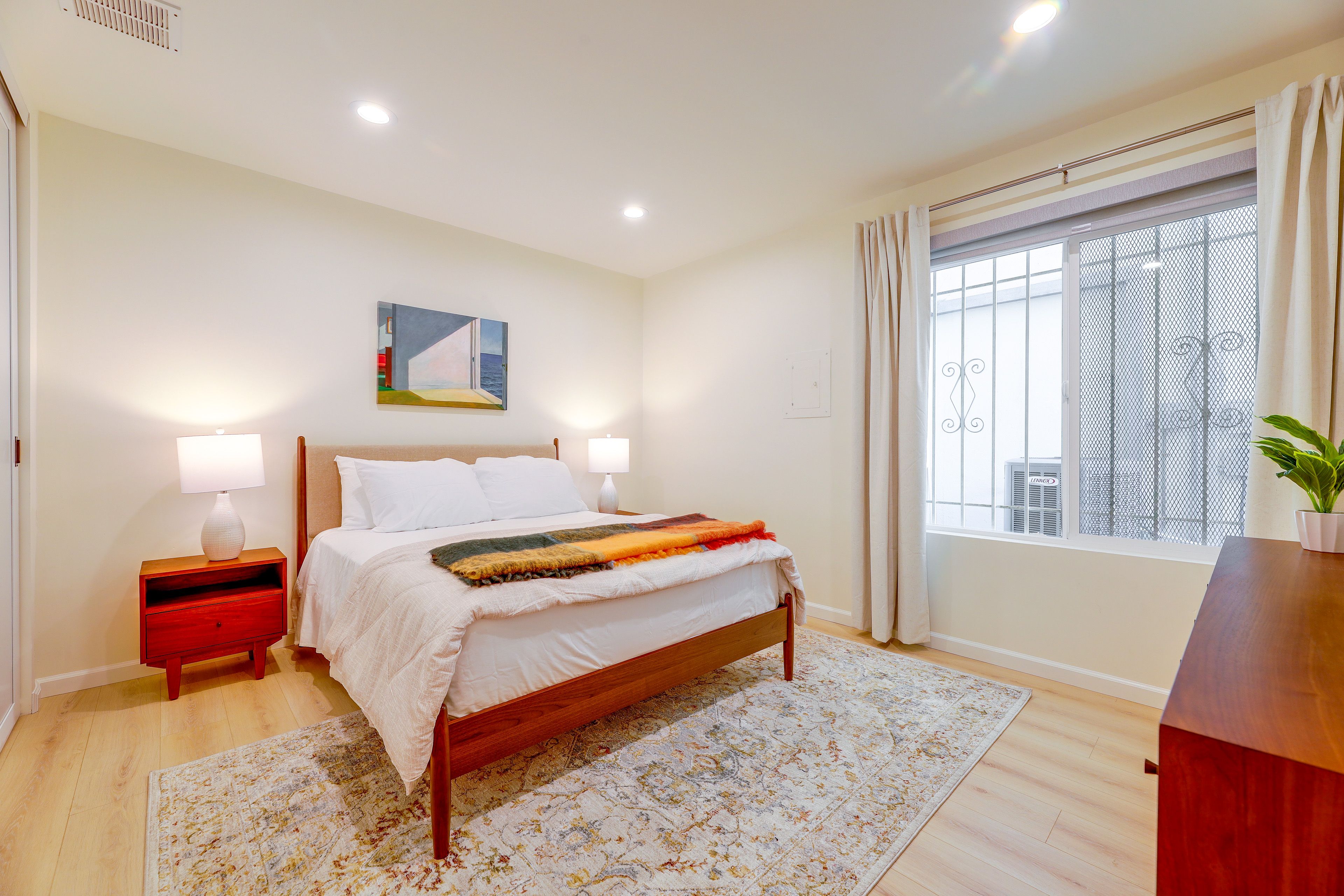 Bedroom 2 | Queen Bed