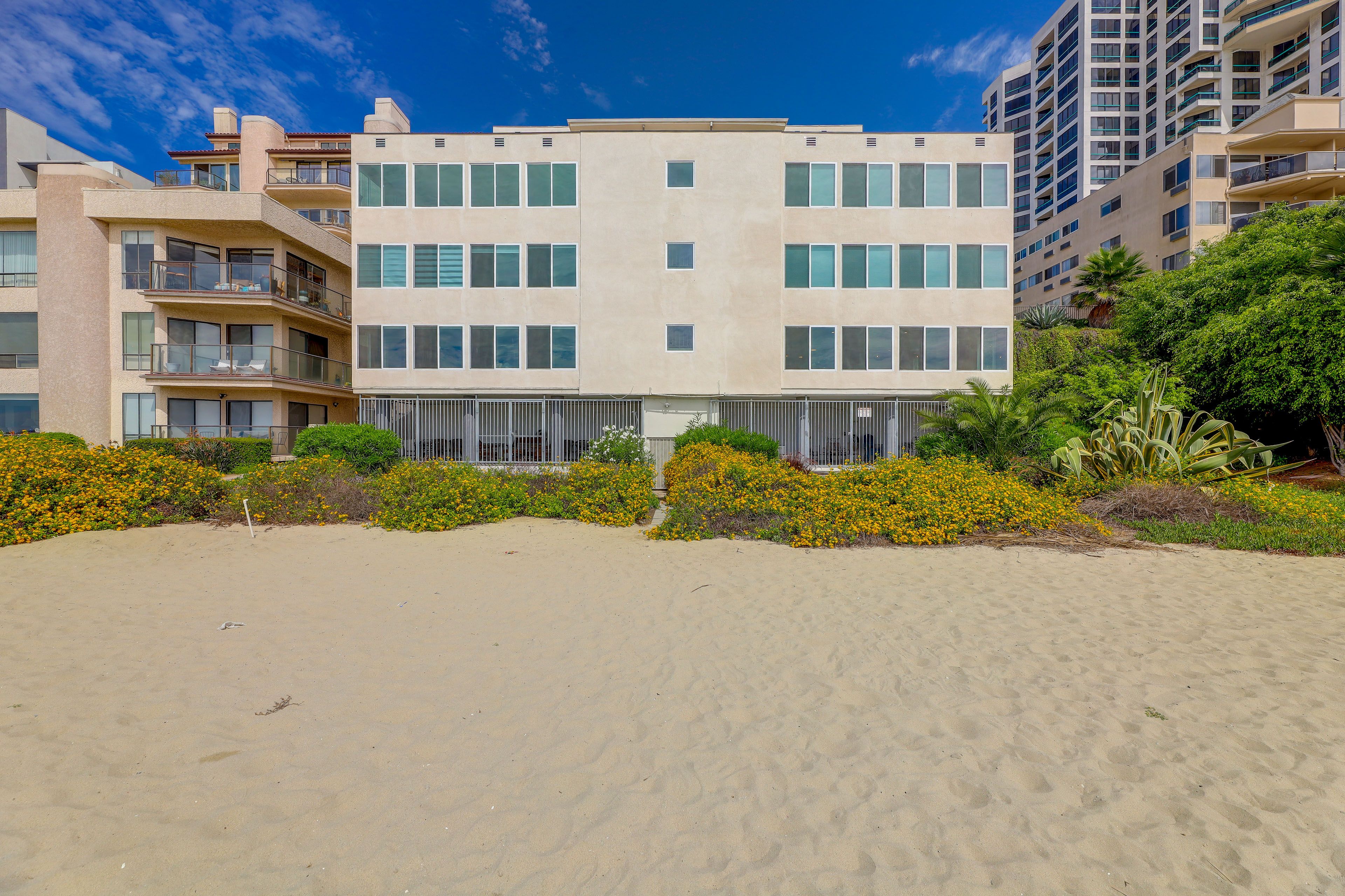 Property Exterior | Single-Level Condo
