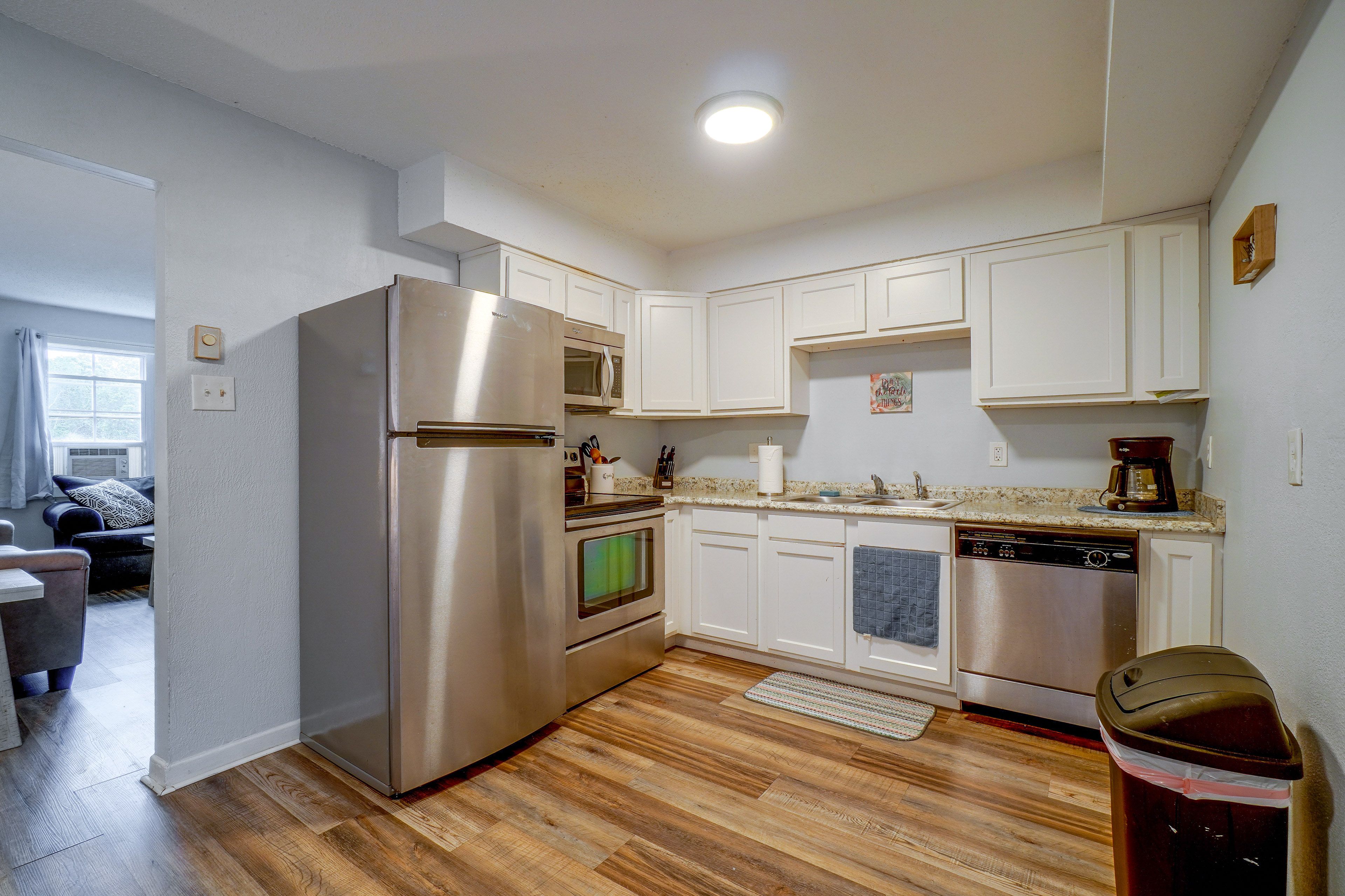 Kitchen | Single-Story Apartment