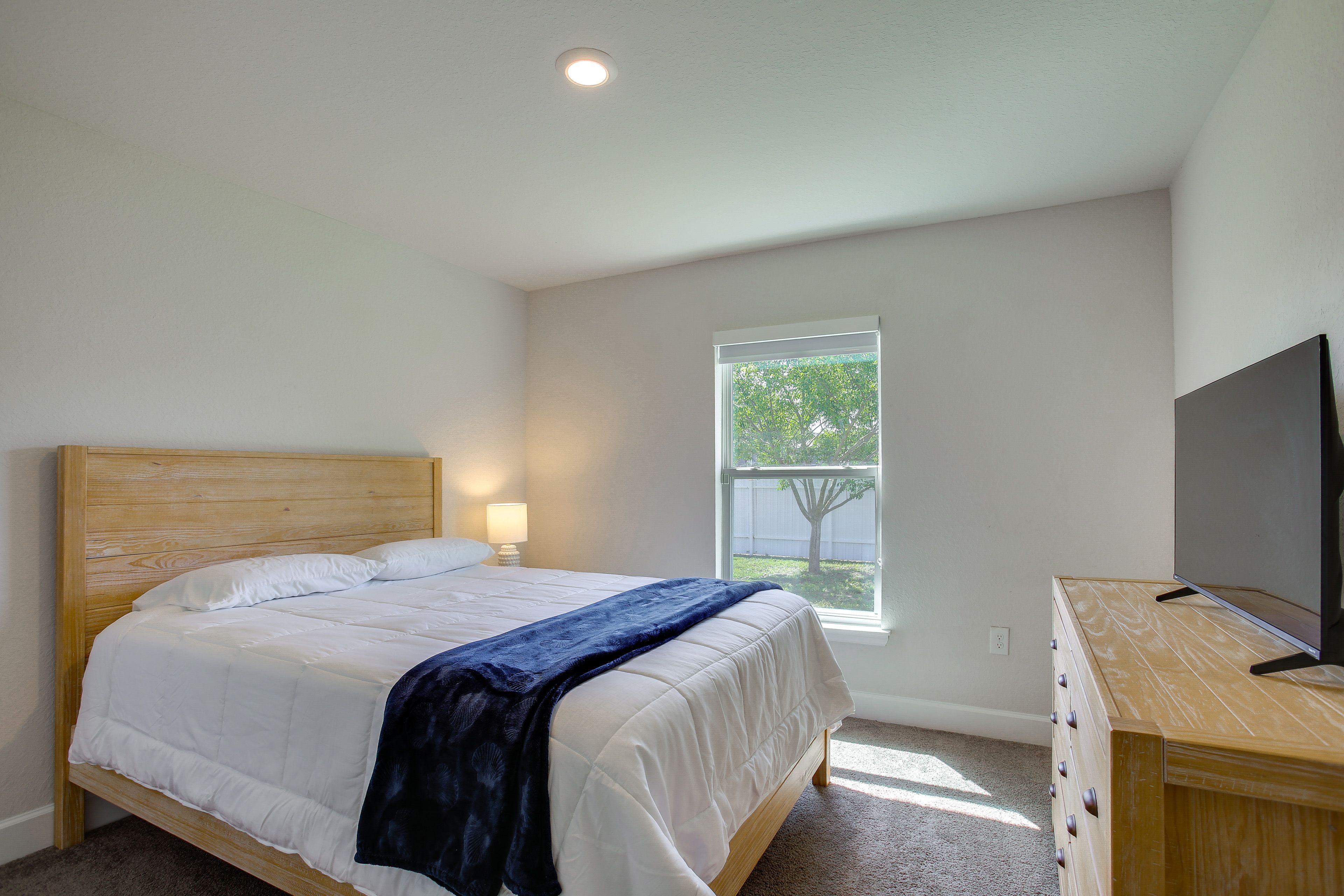 Bedroom 4 | Queen Bed