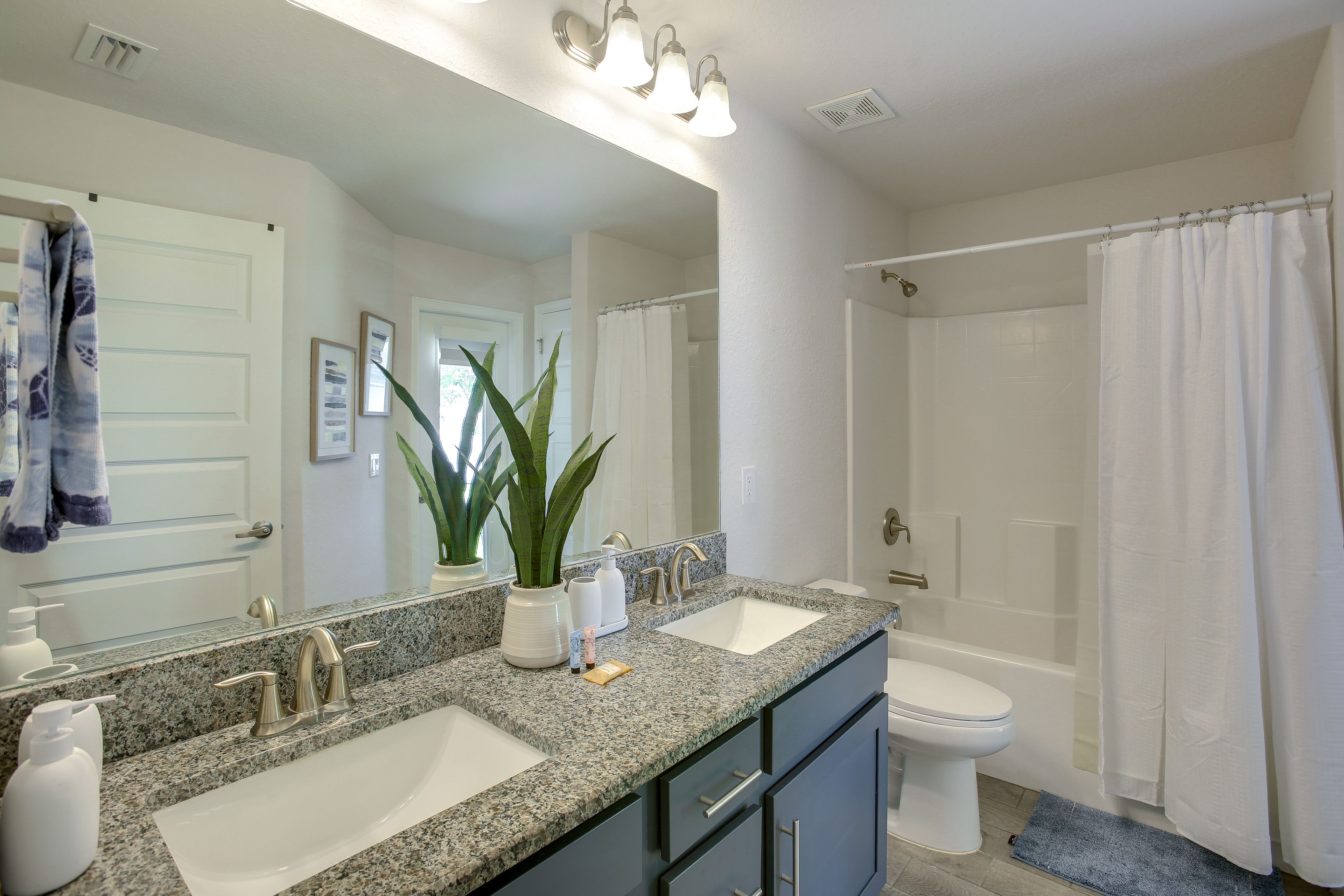 Full Bathroom