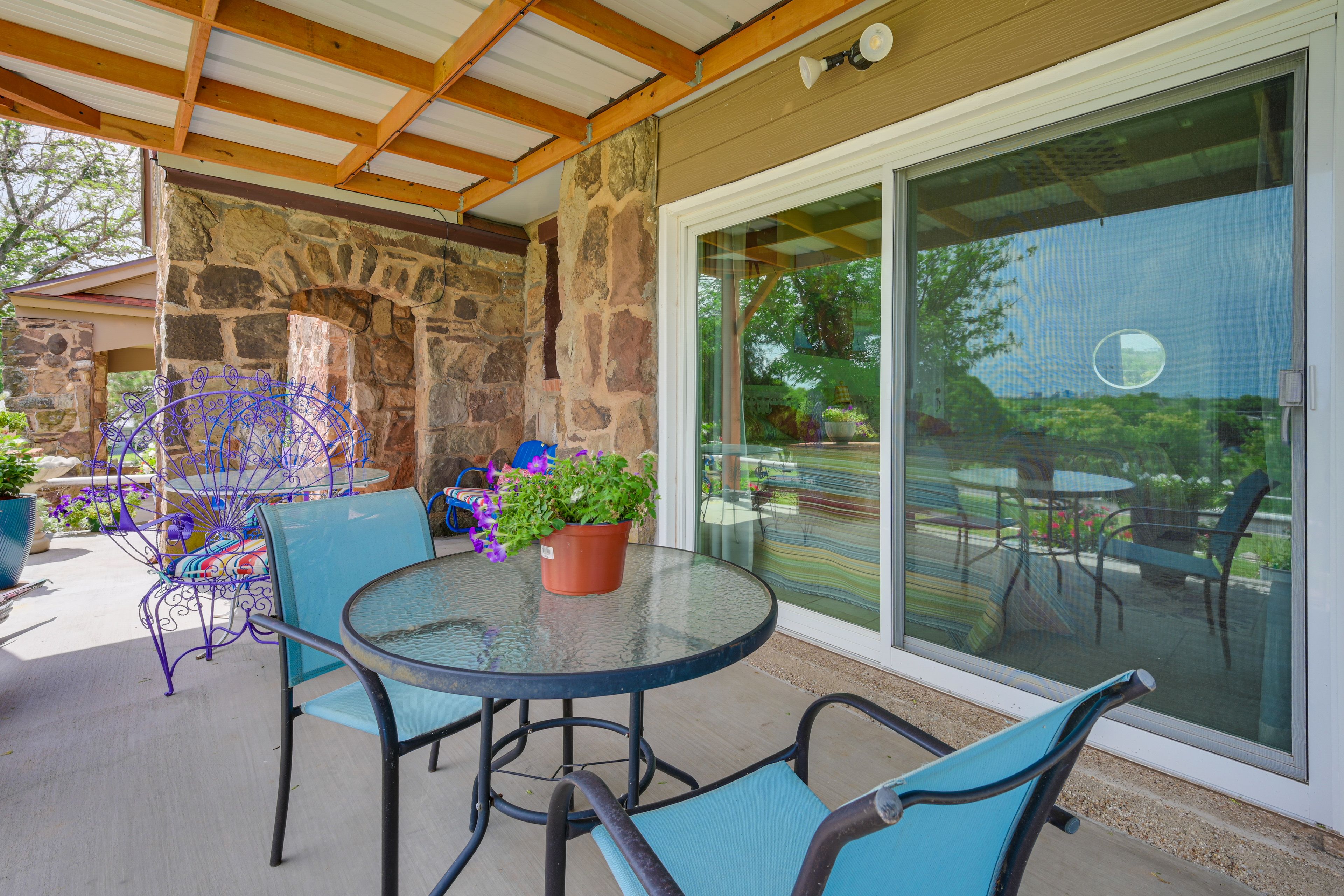 Wichita Falls Vacation Rental | 3BR | 3BA | 2,358 Sq Ft