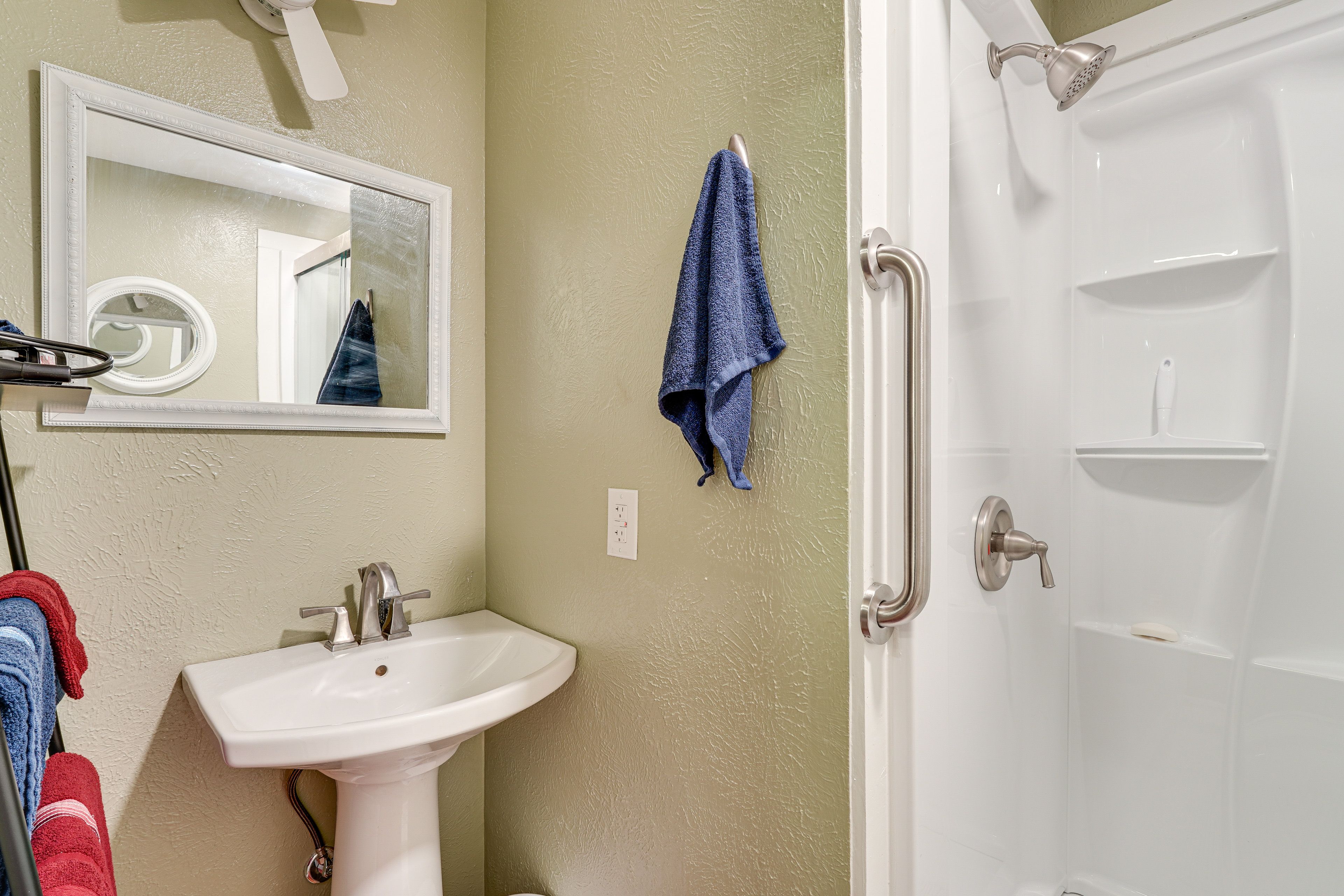 Full Bathroom | Unit 2