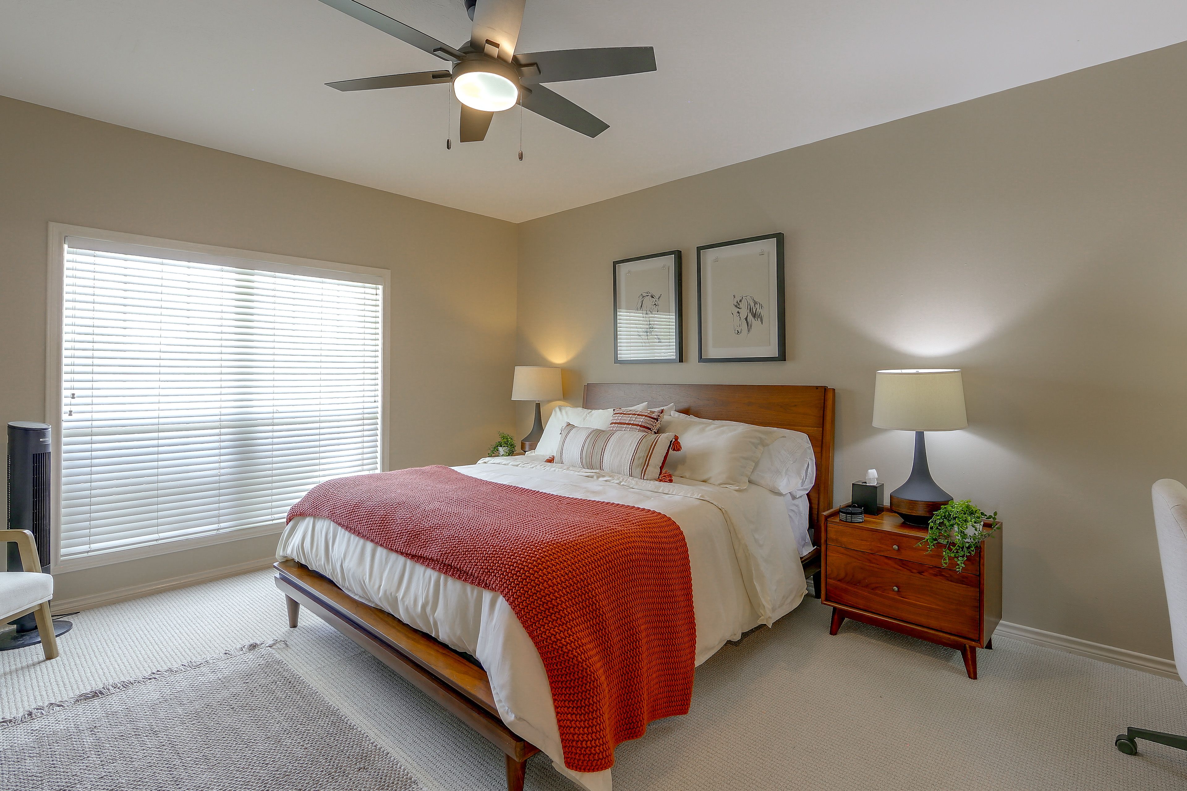 Bedroom | King Bed | 1st Floor