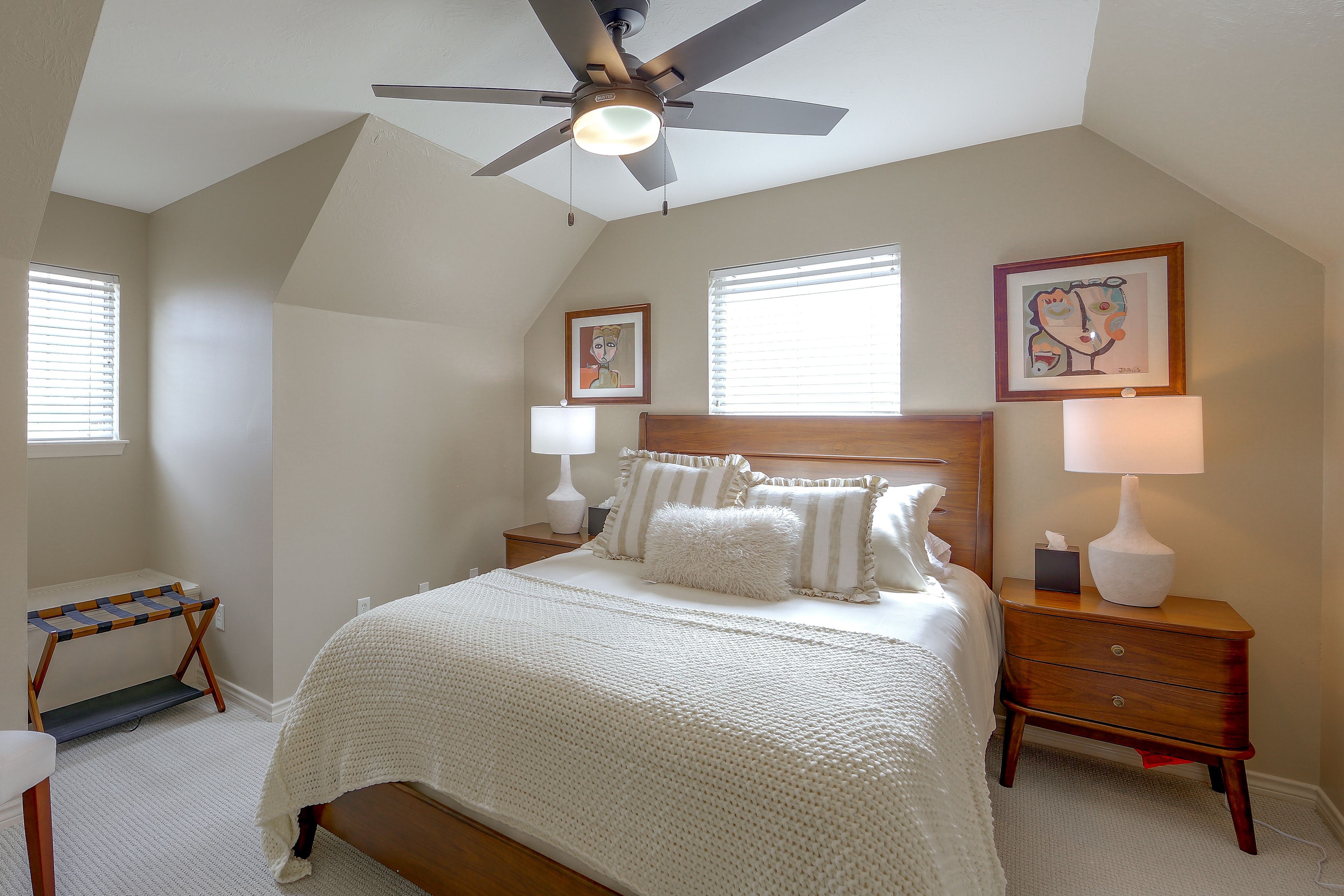 Bedroom | Queen Bed | 2nd Floor
