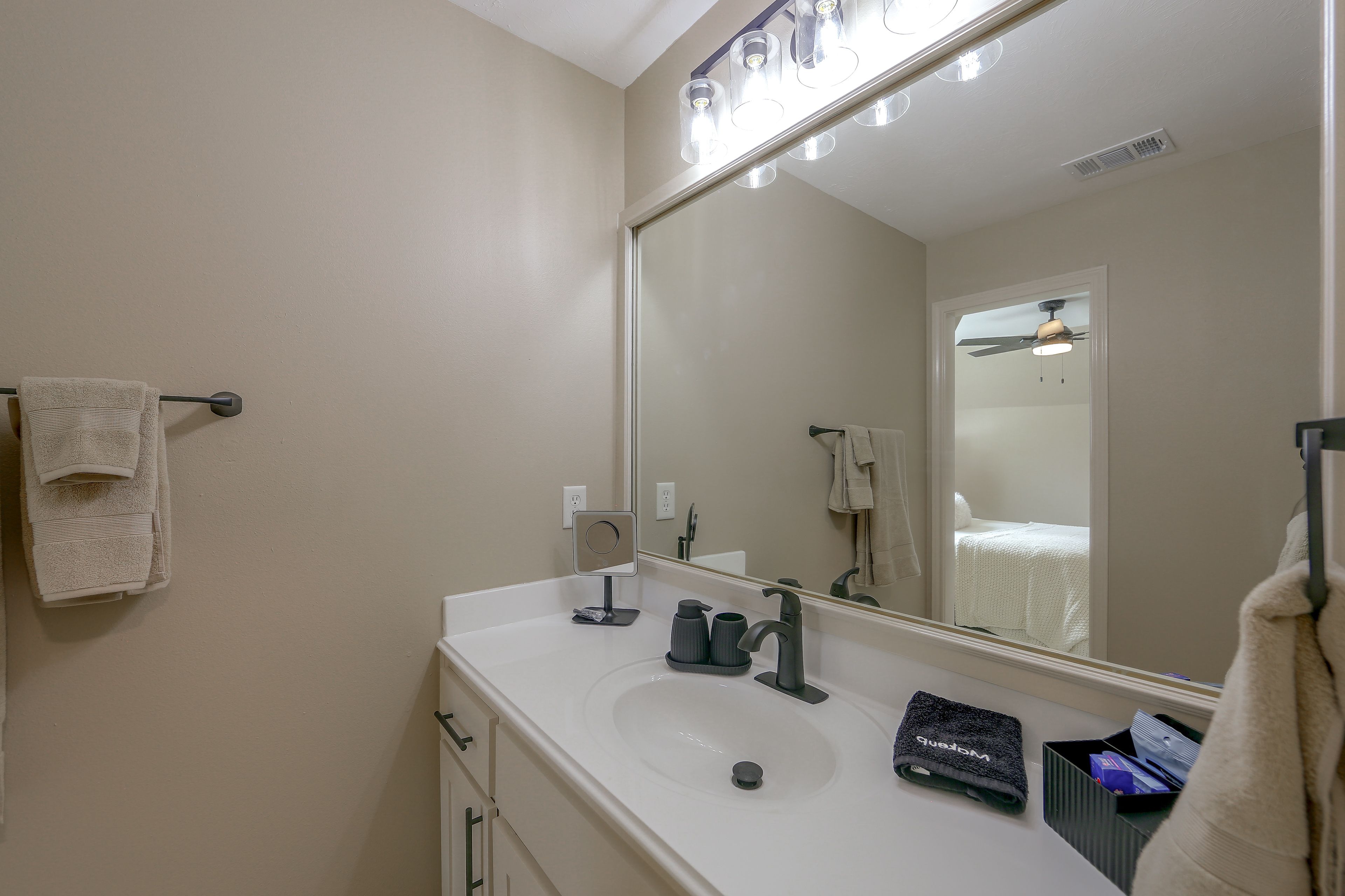 Bathroom | 2nd Floor