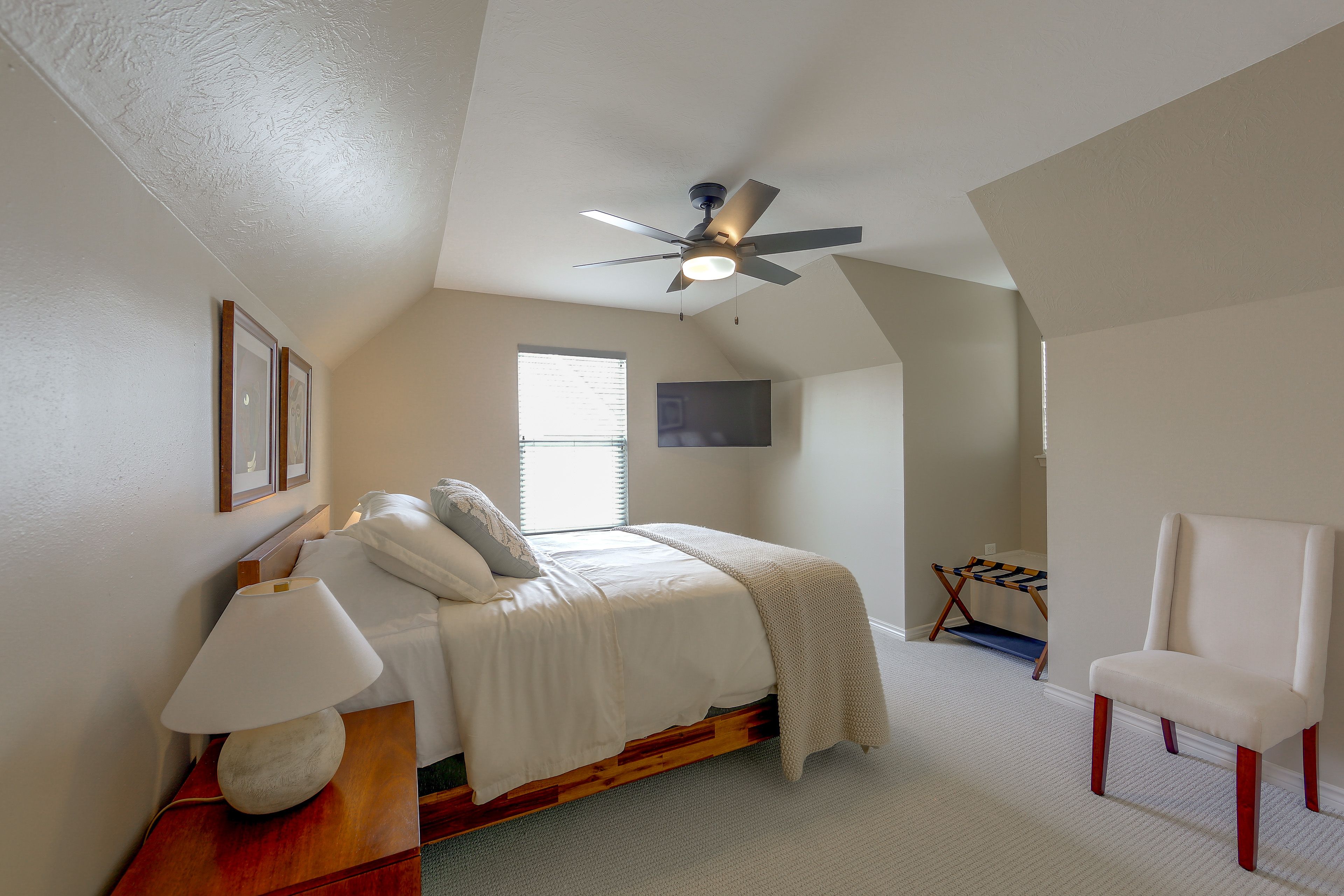 Bedroom | Queen Bed | 2nd Floor