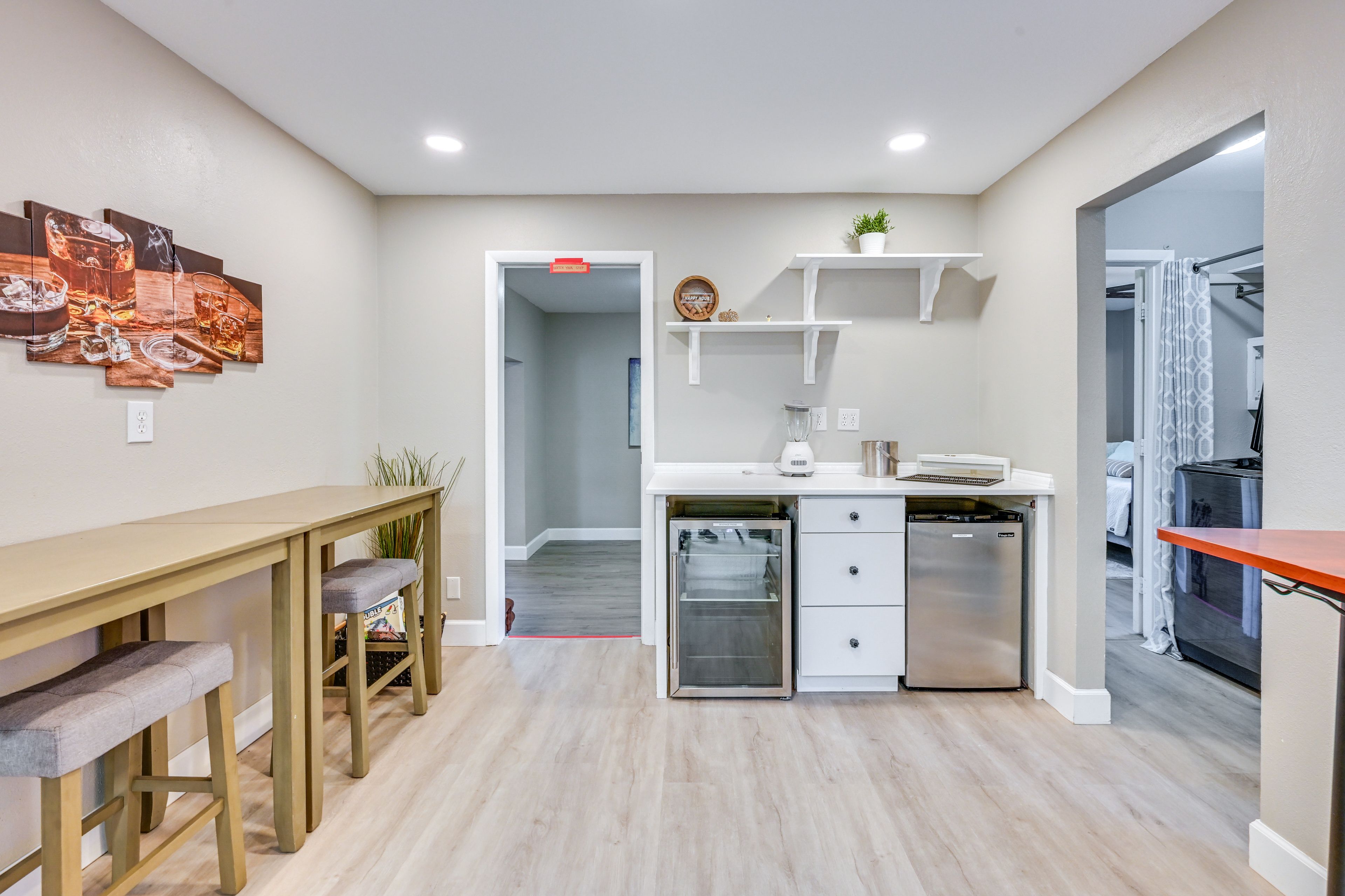 Home 1 | Dry Bar