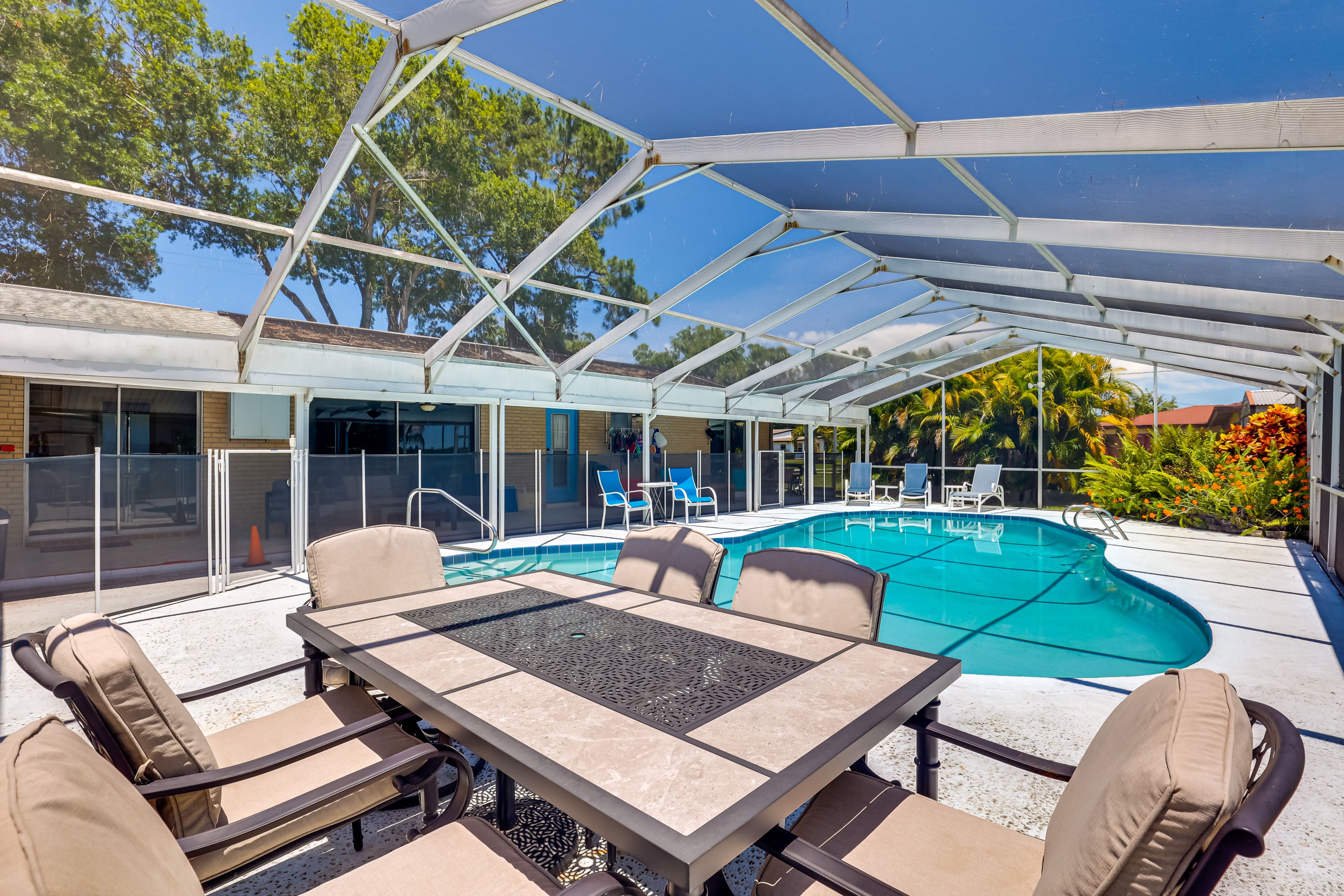 Home 1 | Lanai & Pool