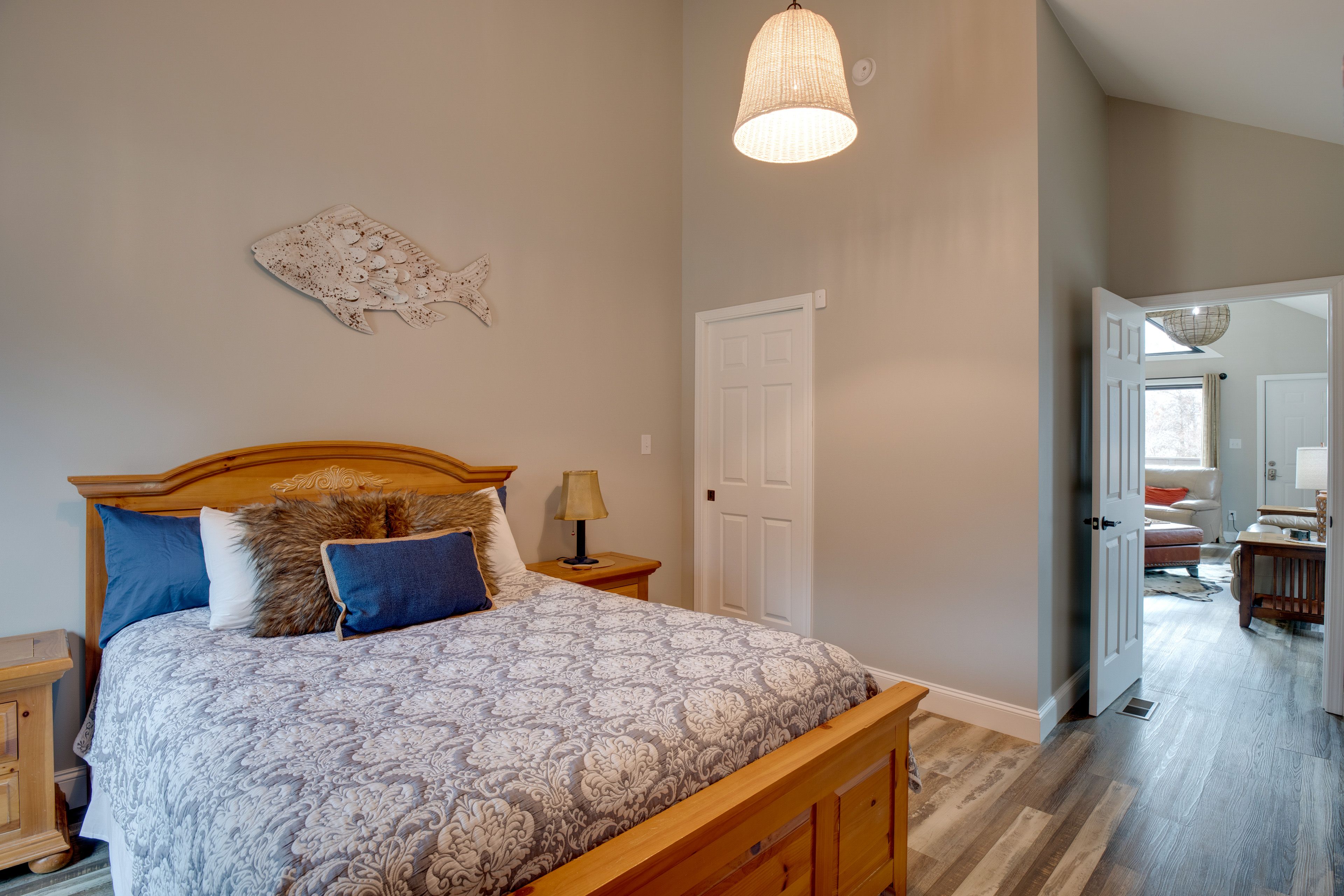 Unit 1 | Bedroom 2 | Queen Bed