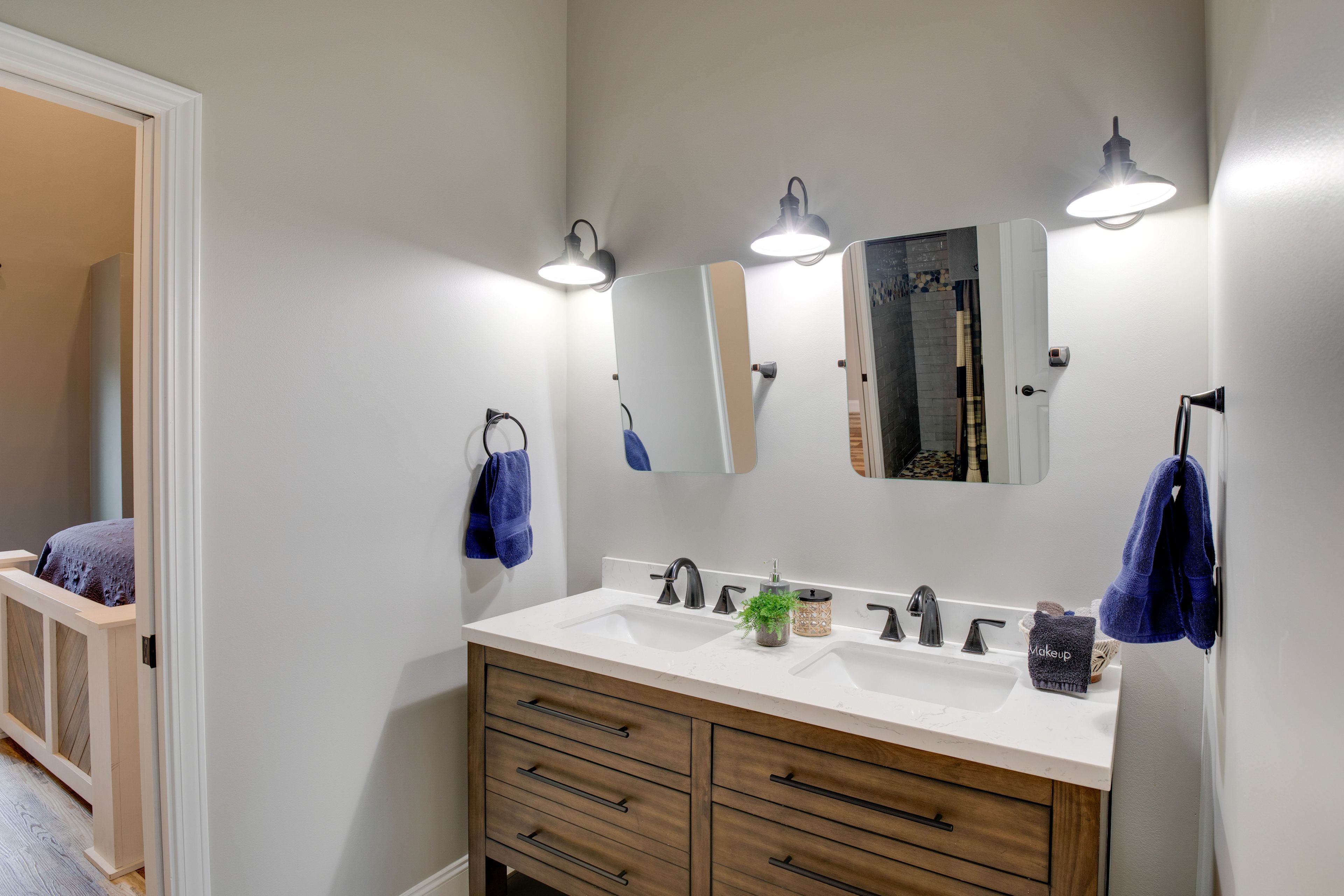 Unit 1 | Full Bathroom