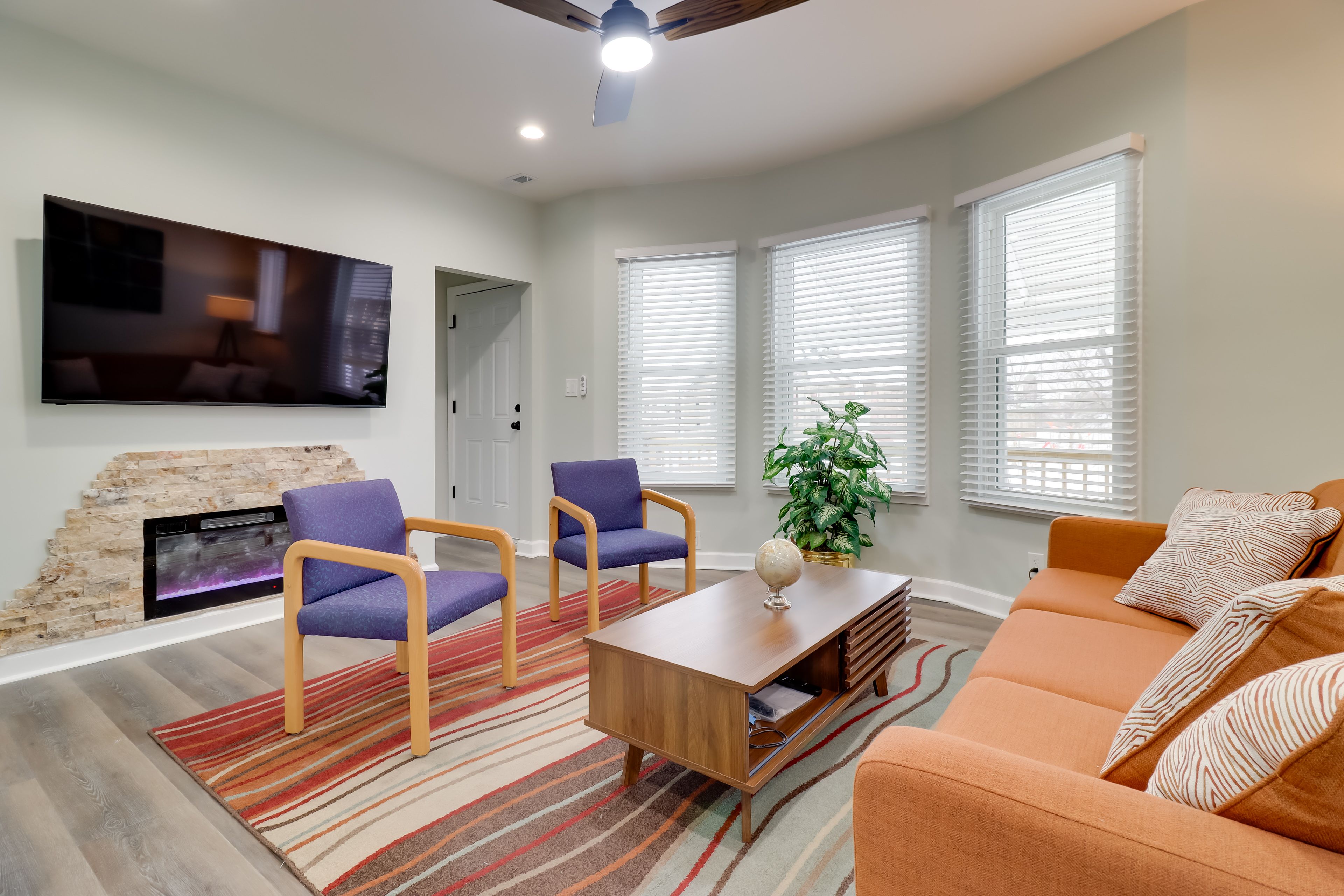 Unit 2 | Living Room | 1st Floor