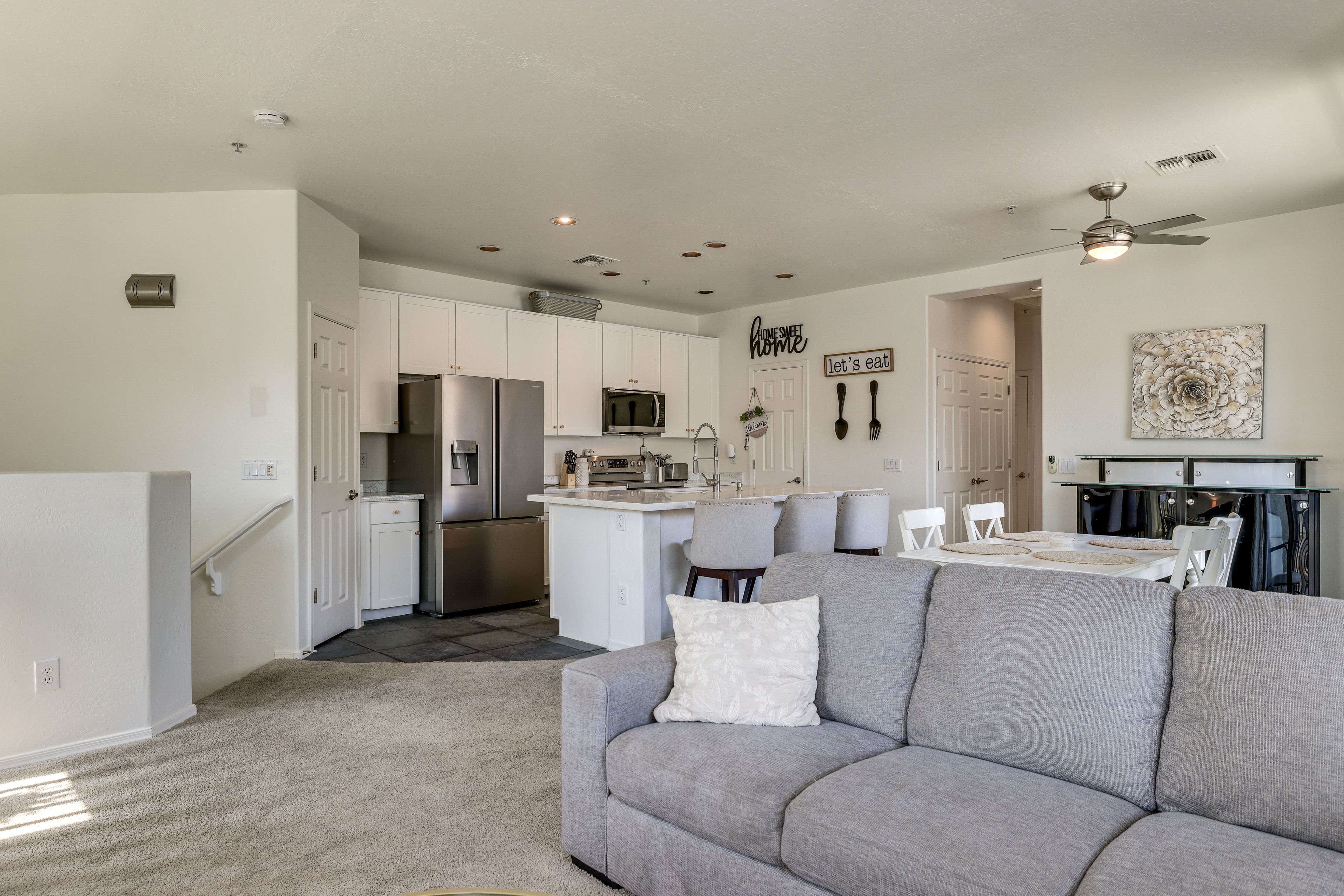 Phoenix Vacation Rental | 2BR | 2BA | 1,205 Sq Ft | 1 Step to Enter