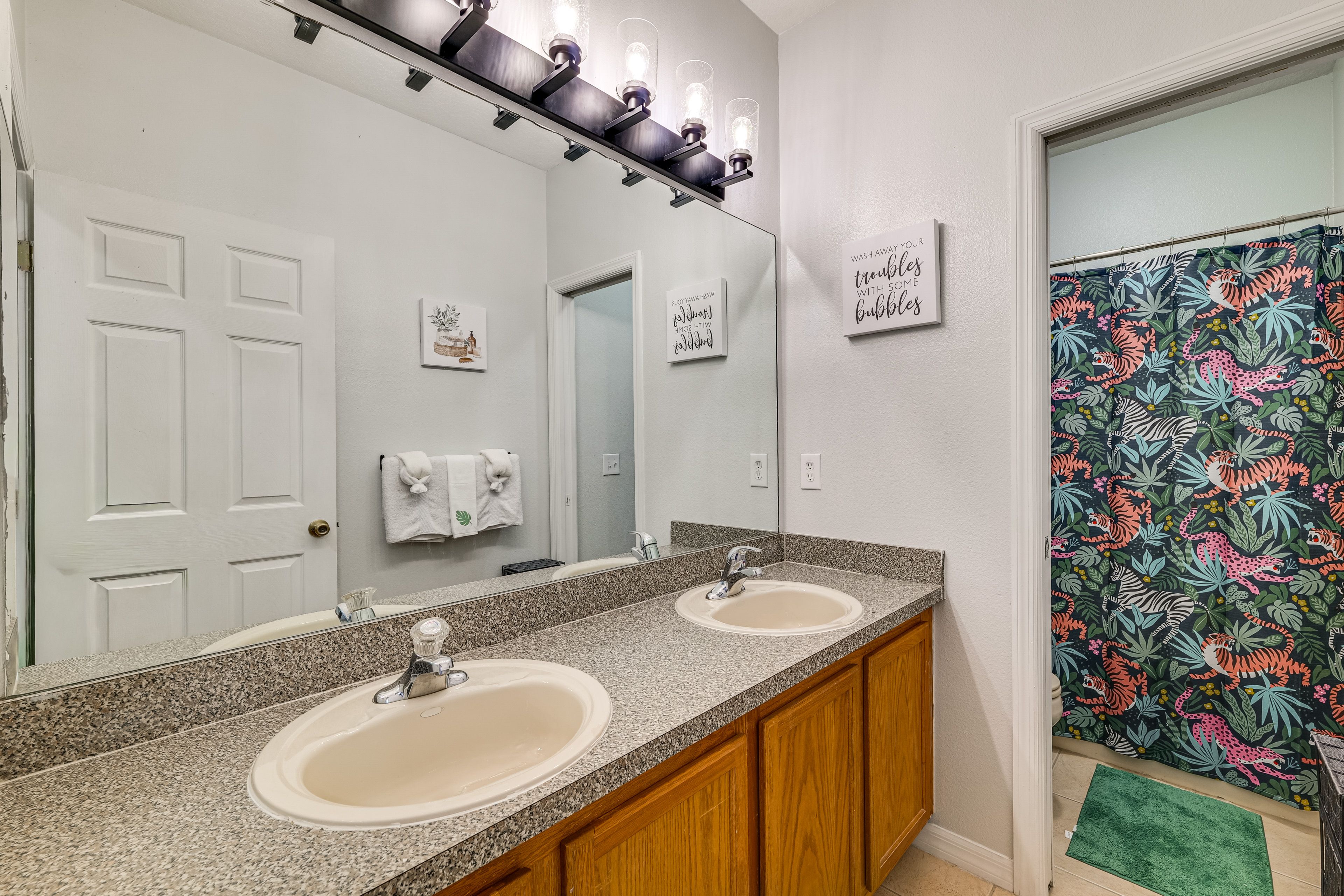 Full Bathroom