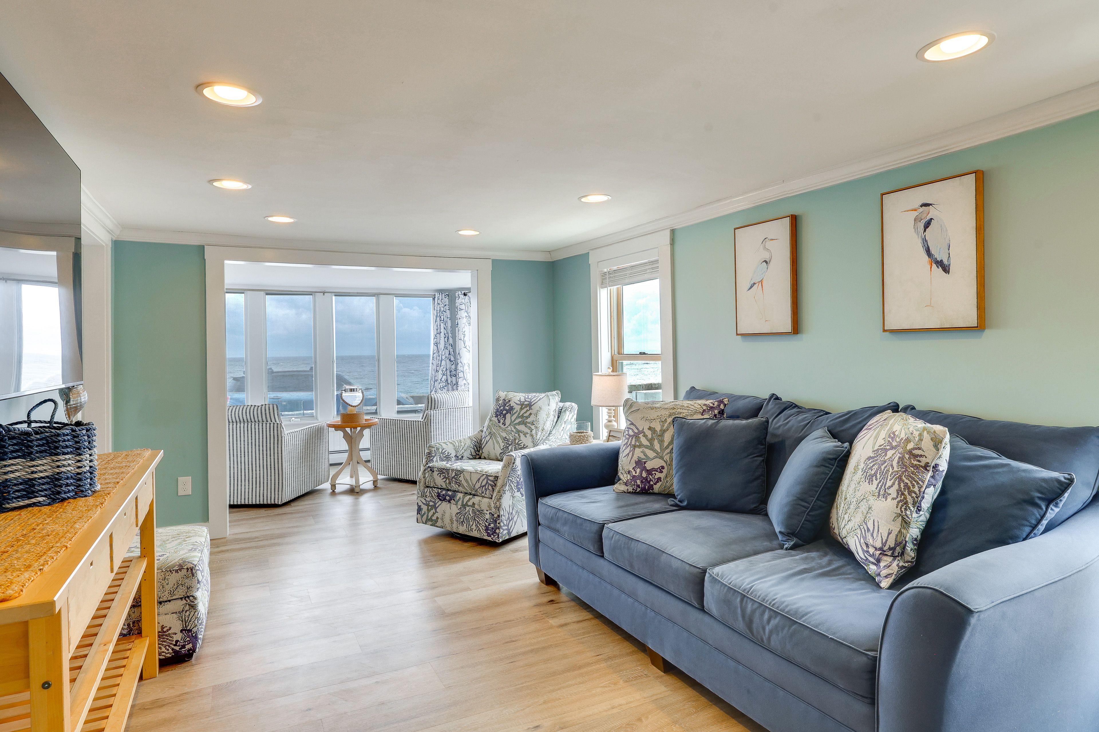 Living Area | Sunroom