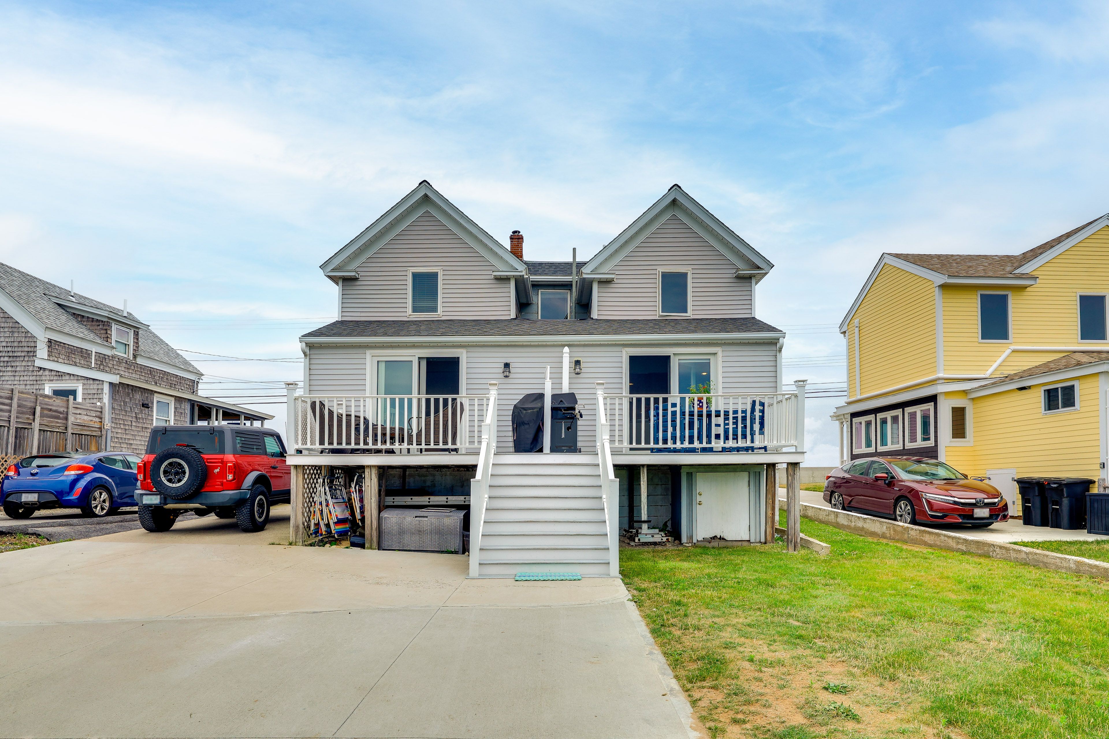 Parking | Backyard (2 Vehicles)