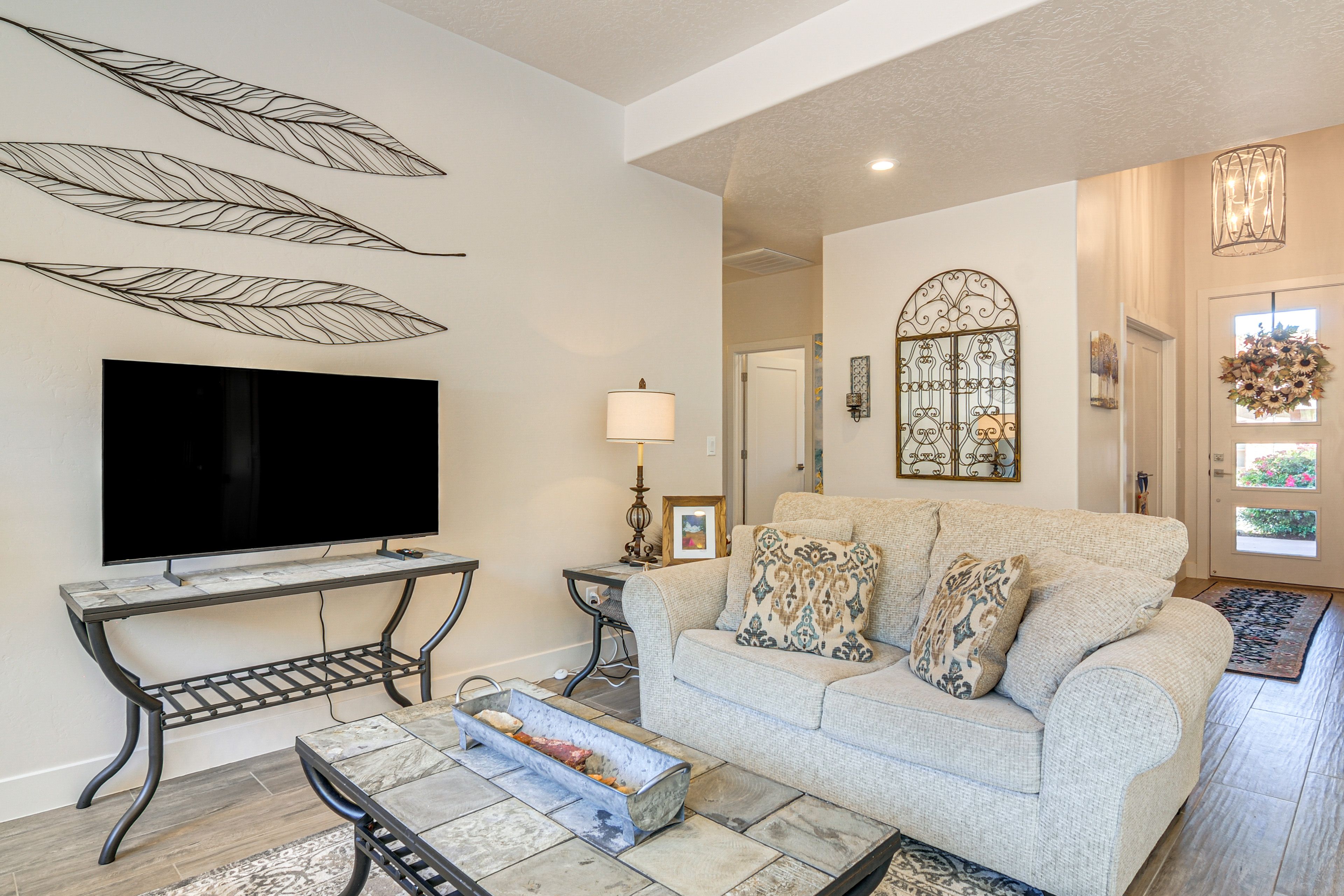 Kanab Vacation Rental | 3BR | 2BA | 1,400 Sq Ft | Threshold Step to Enter