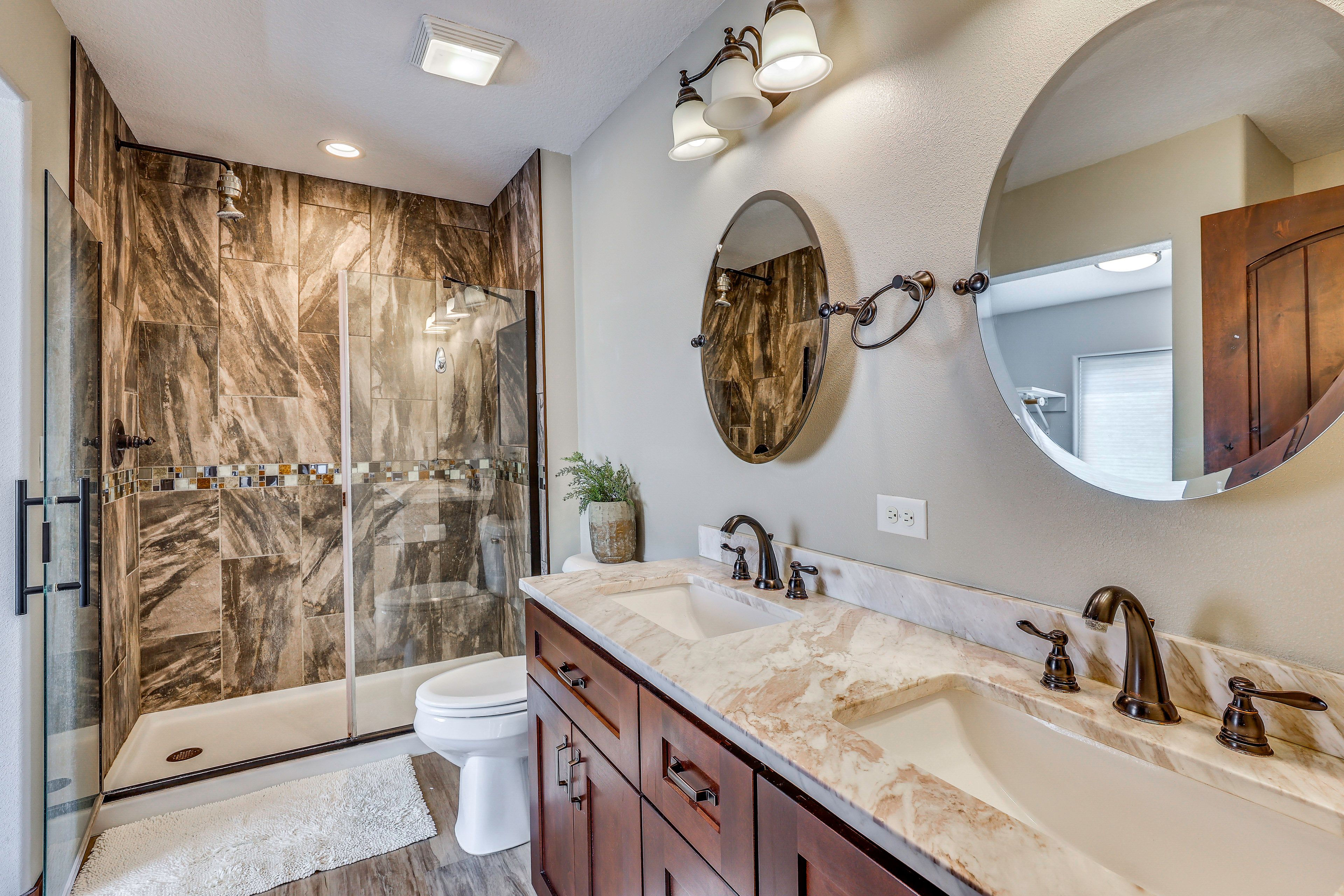 Full Bathroom | 2nd Floor