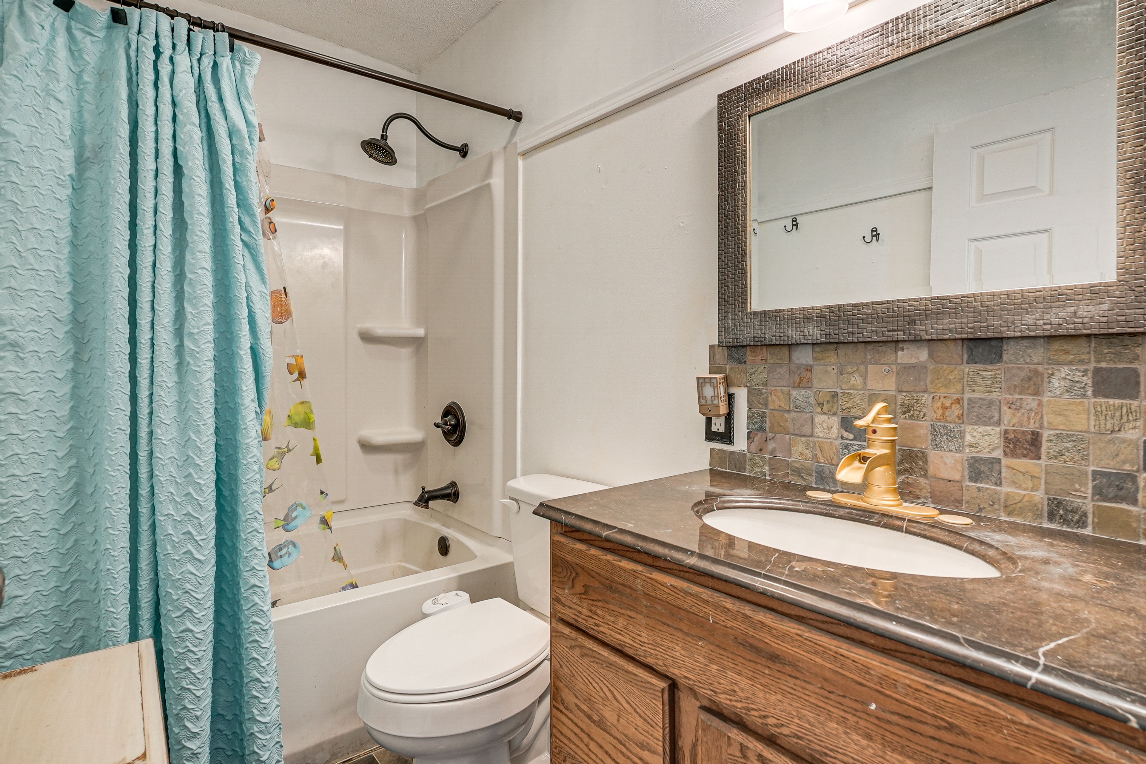 Full Bathroom