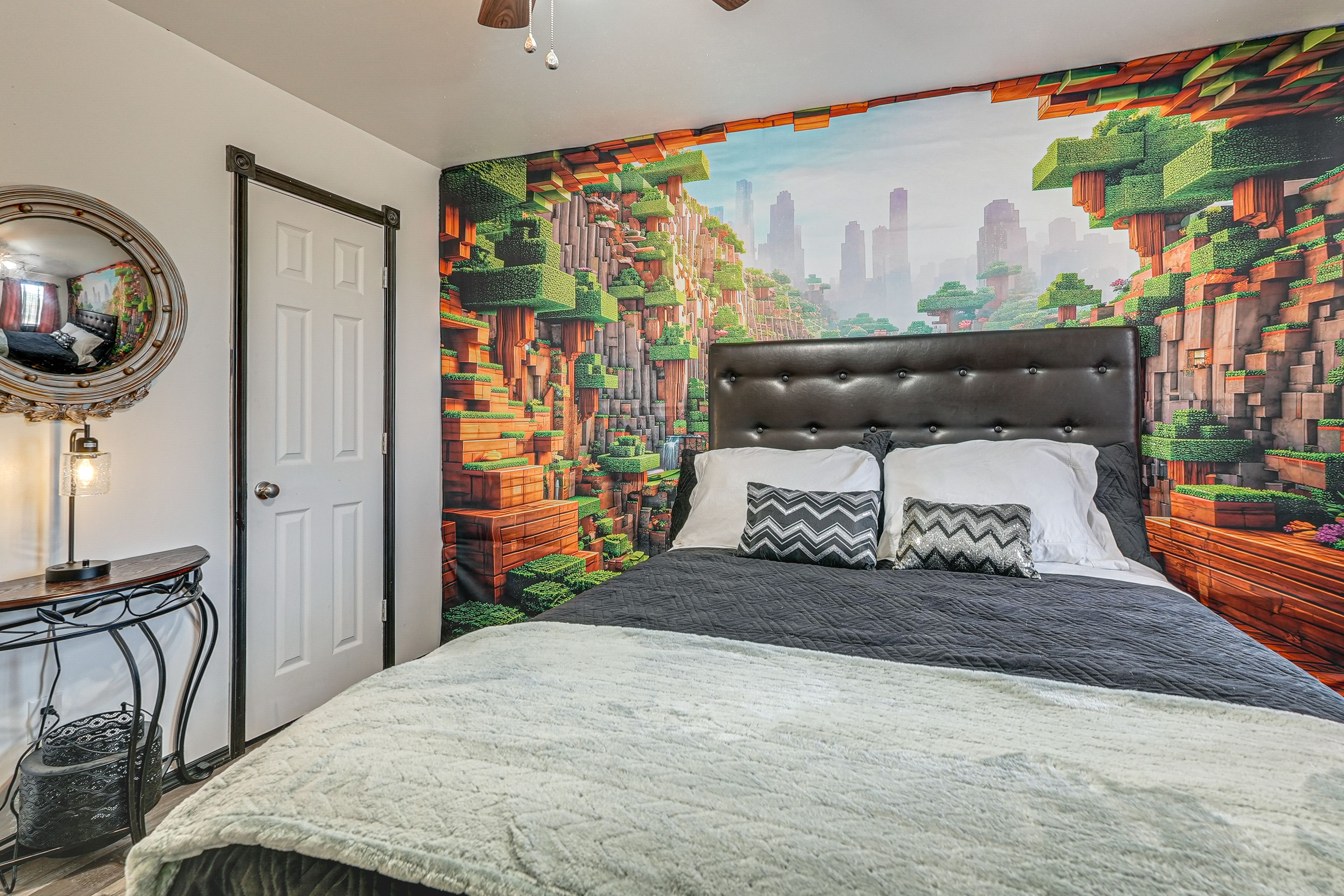 Bedroom 2 | Queen Bed