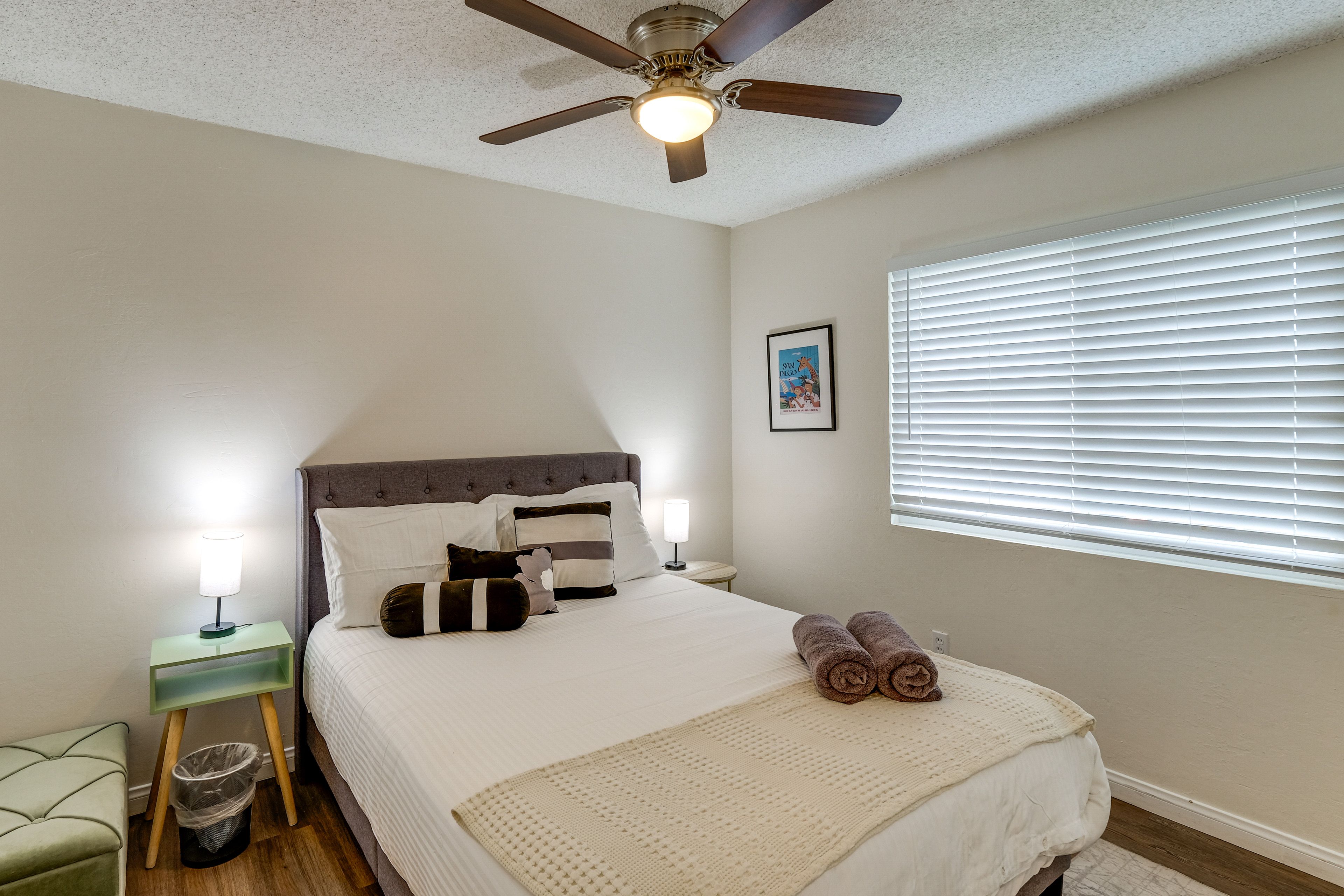 Bedroom 3 | Queen Bed